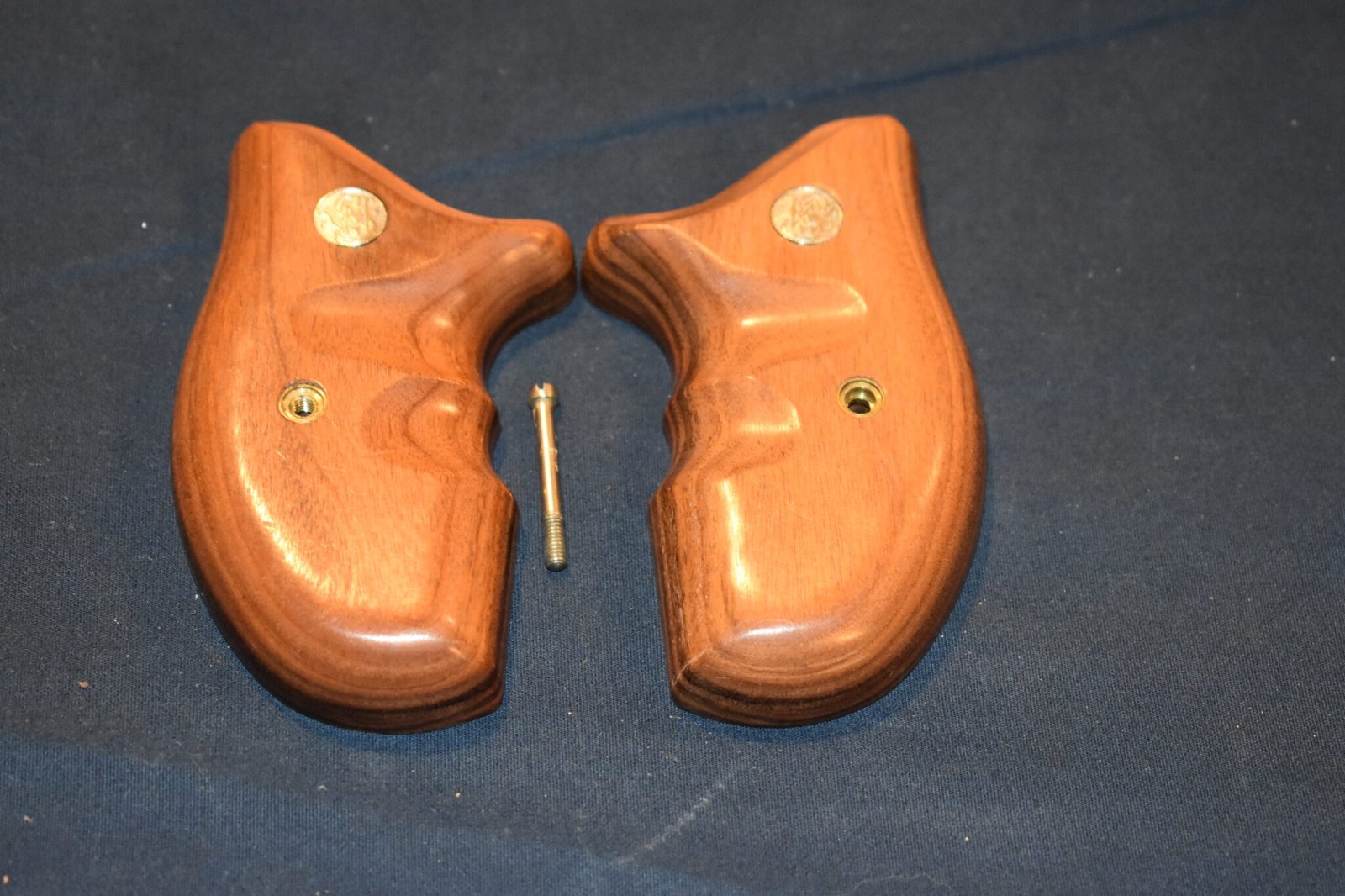 SMITH & WESSON J FRAME ROUND BUTT COMBAT GRIPS JC7 - Image 2