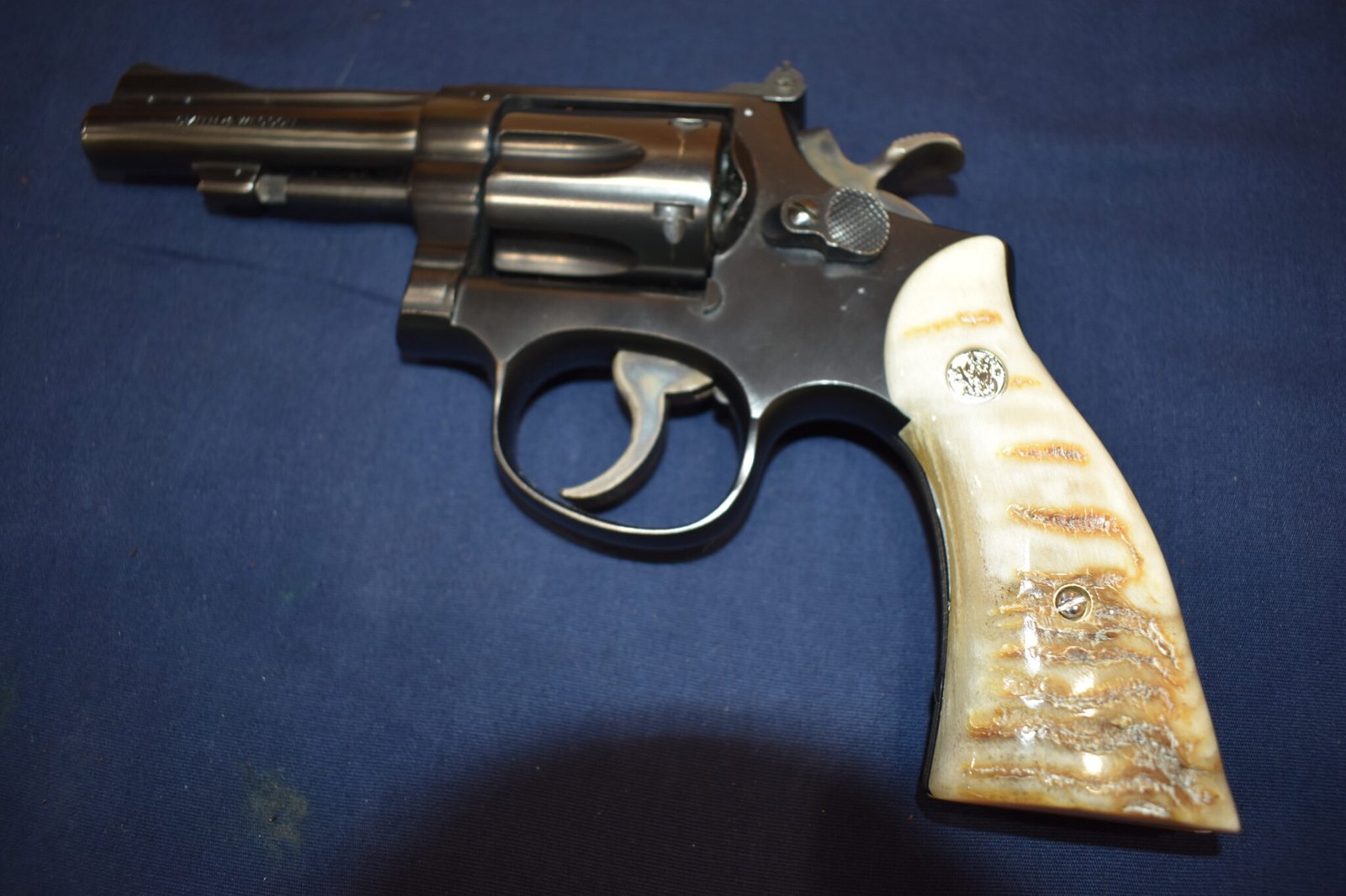 SMITH & WESSON K FRAME SQUARE BUTT PREMIUM GRADE RAMS HORN GRIPS KSQRH6 - Image 4