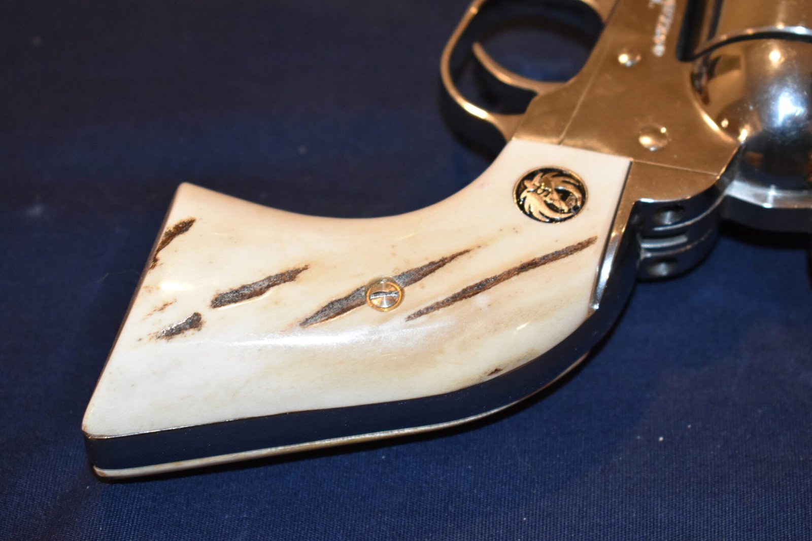 RUGER NEW VAQUERO SAMBAR STAG GRIPS RNVSS10 - Image 11