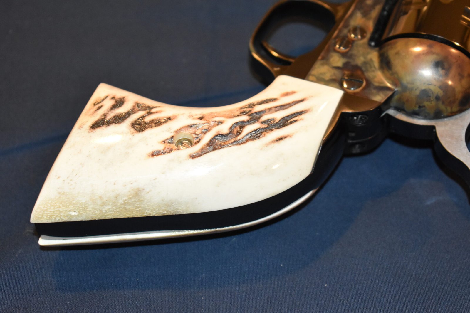 COLT SINGLE ACTION ARMY (S.A.A.) SAMBAR STAG GRIPS SAAS46 - Image 5