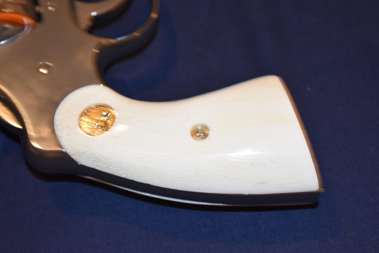 COLT PYTHON PREMIUM GRADE GIRAFFE BONE GRIPS CPGB9 - Image 6