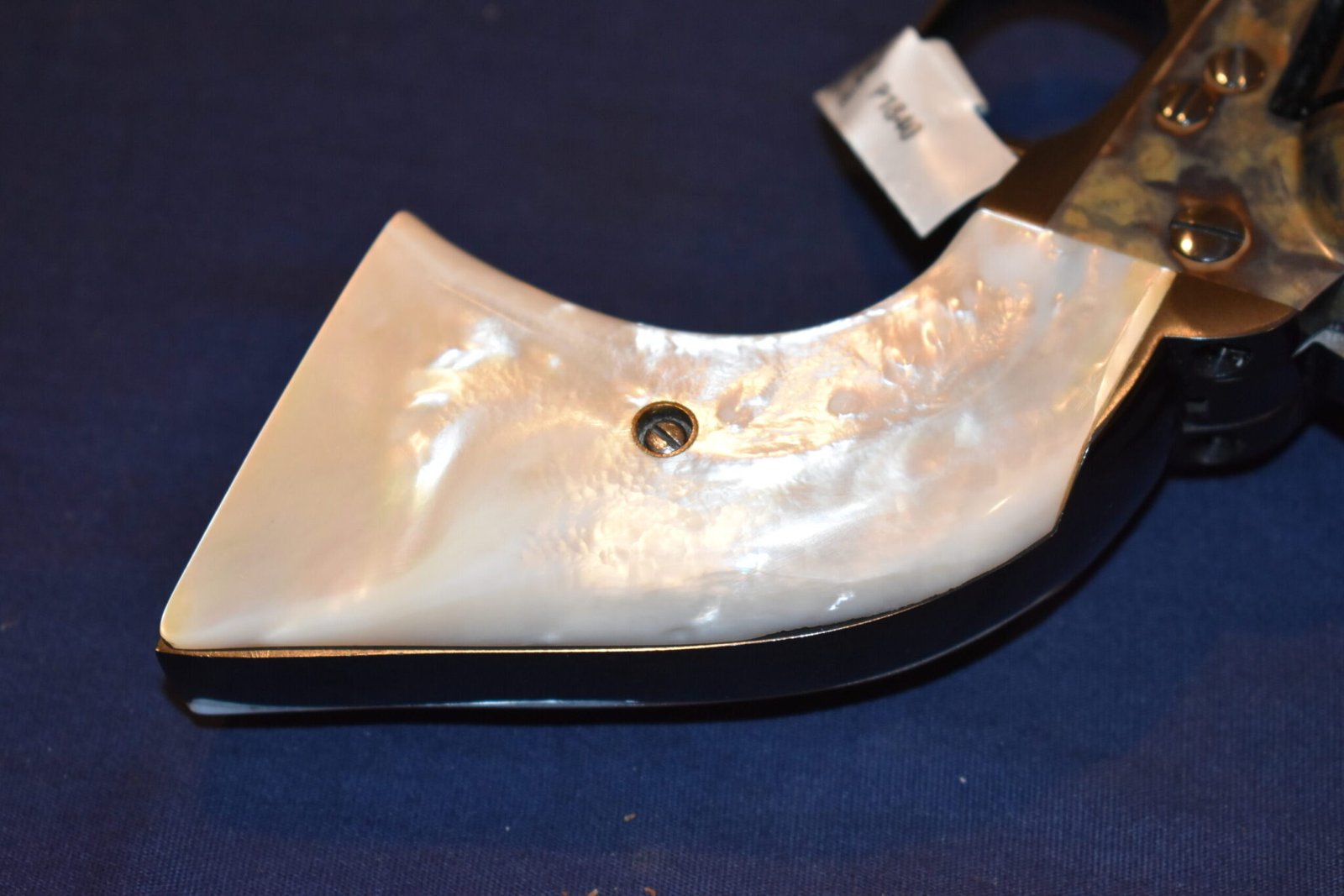 COLT SINGLE ACTION ARMY (S.A.A.) MOTHER OF PEARL GRIPS SAAMP4 - Image 5