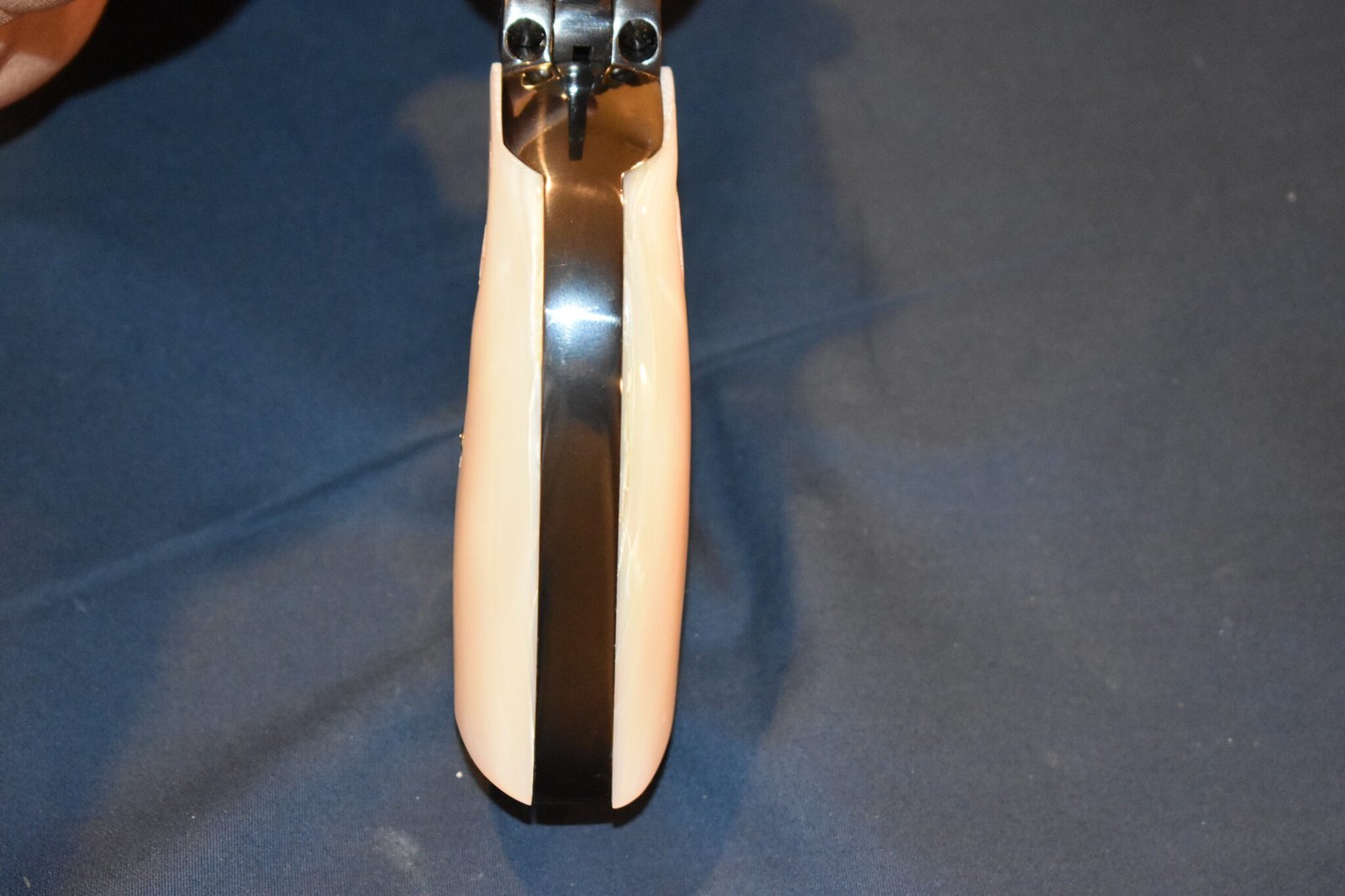 COLT SINGLE ACTION ARMY (S.A.A.) MOTHER OF PEARL GRIPS SAAMP5 - Image 11