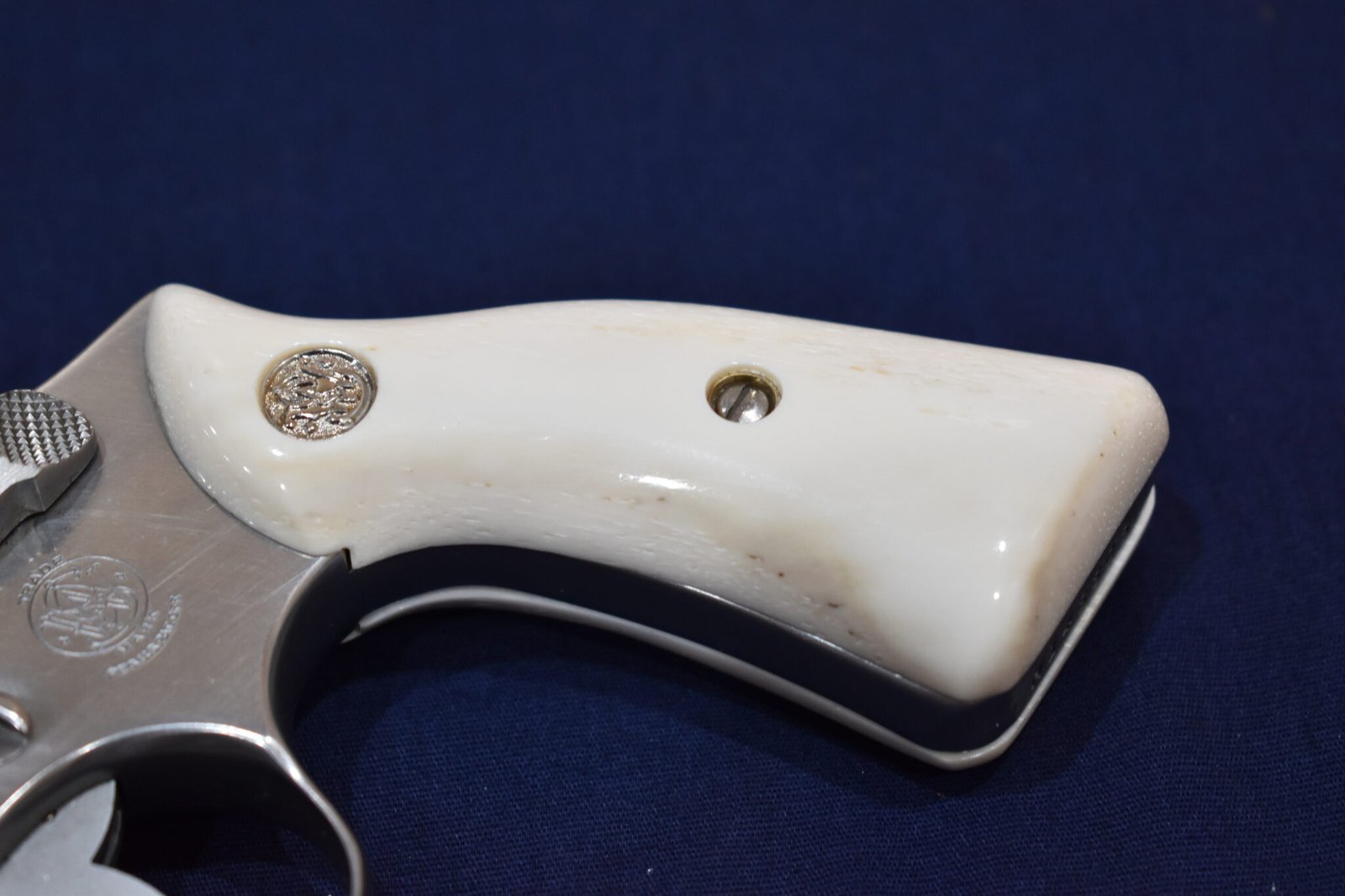 SMITH & WESSON J FRAME GIRAFFE BONE GRIPS JSQGB3 - Image 12
