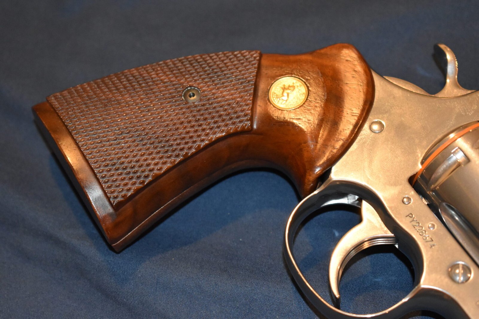 COLT FACTORY I FRAME TARGET GRIPS FOR A COLT PYTHON CPT6 - Image 11