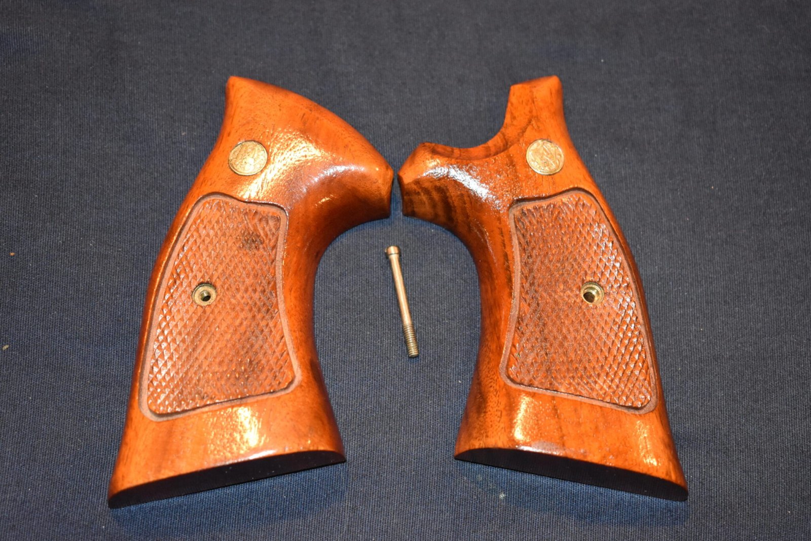 SMITH & WESSON FACTORY K FRAME TARGET GRIPS KCT15