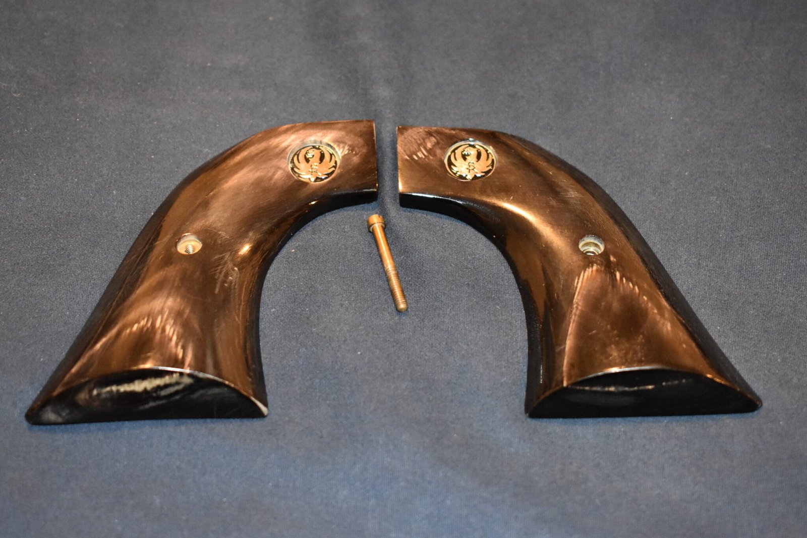 RUGER SUPER BLACKHAWK BUFFALO HORN GRIPS RSBHBH1 - Image 2