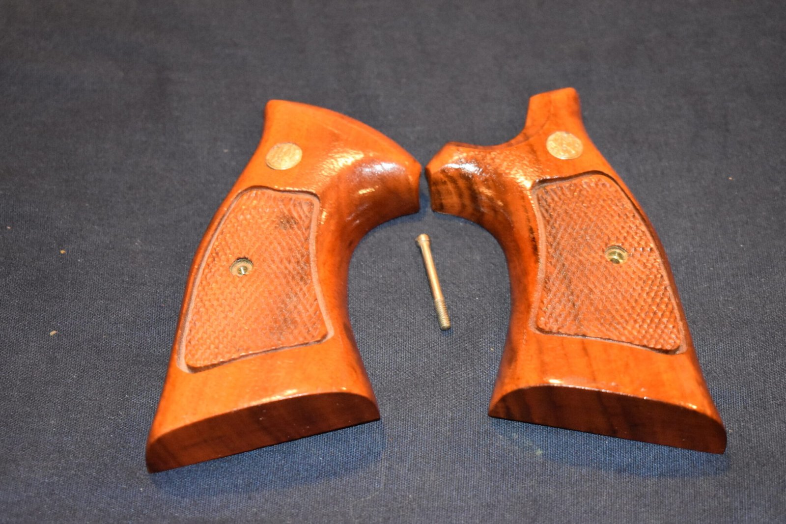 SMITH & WESSON FACTORY K FRAME TARGET GRIPS KCT15 - Image 2
