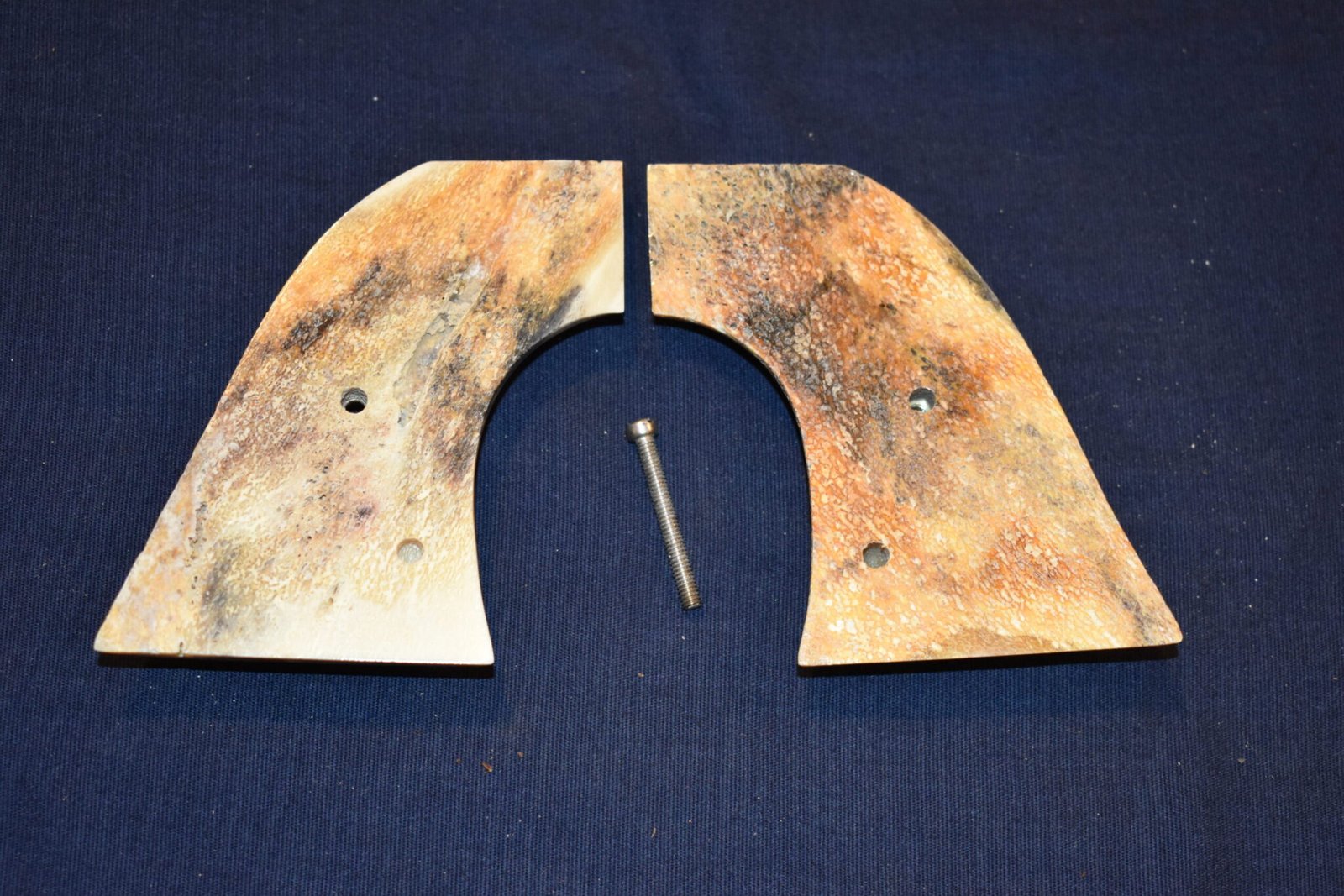 COLT SINGLE ACTION ARMY (S.A.A.) SAMBAR STAG GRIPS SAAS27 - Image 3