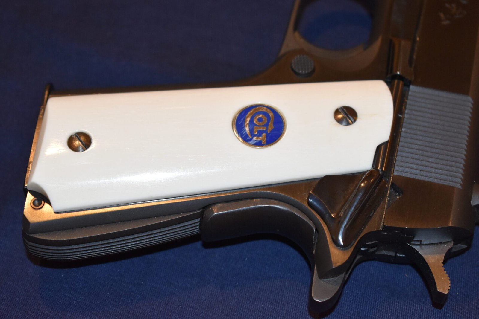 COLT 1911 PREMIUM GRADE GIRAFFE BONE GRIPS 1911GB17 - Image 5