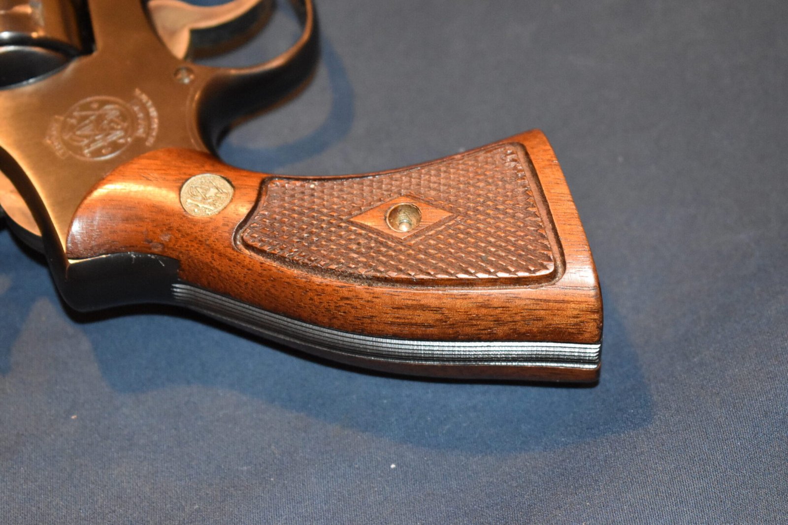 SMITH & WESSON K FRAME SQUARE BUTT FACTORY DIAMOND MAGNA GRIPS KDM10 - Image 6