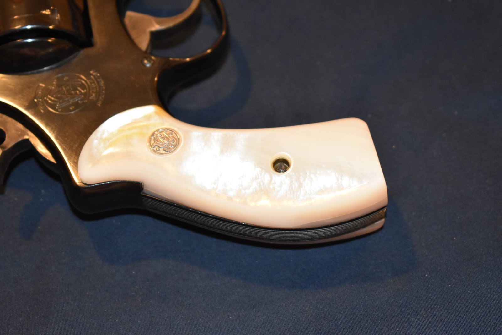 SMITH & WESSON N FRAME MOTHER OF PEARL GRIPS NRBMP1 - Image 6