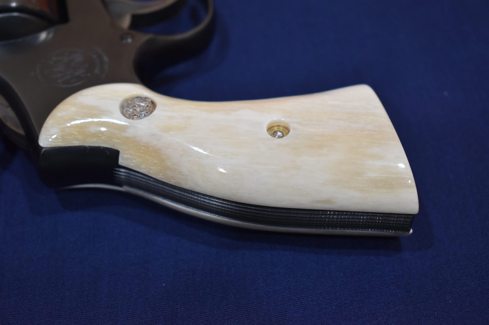 SMITH & WESSON K OR L FRAME SQUARE BUTT PREMIUM GRADE GIRAFFE BONE GRIPS KSQGB7 - Image 6