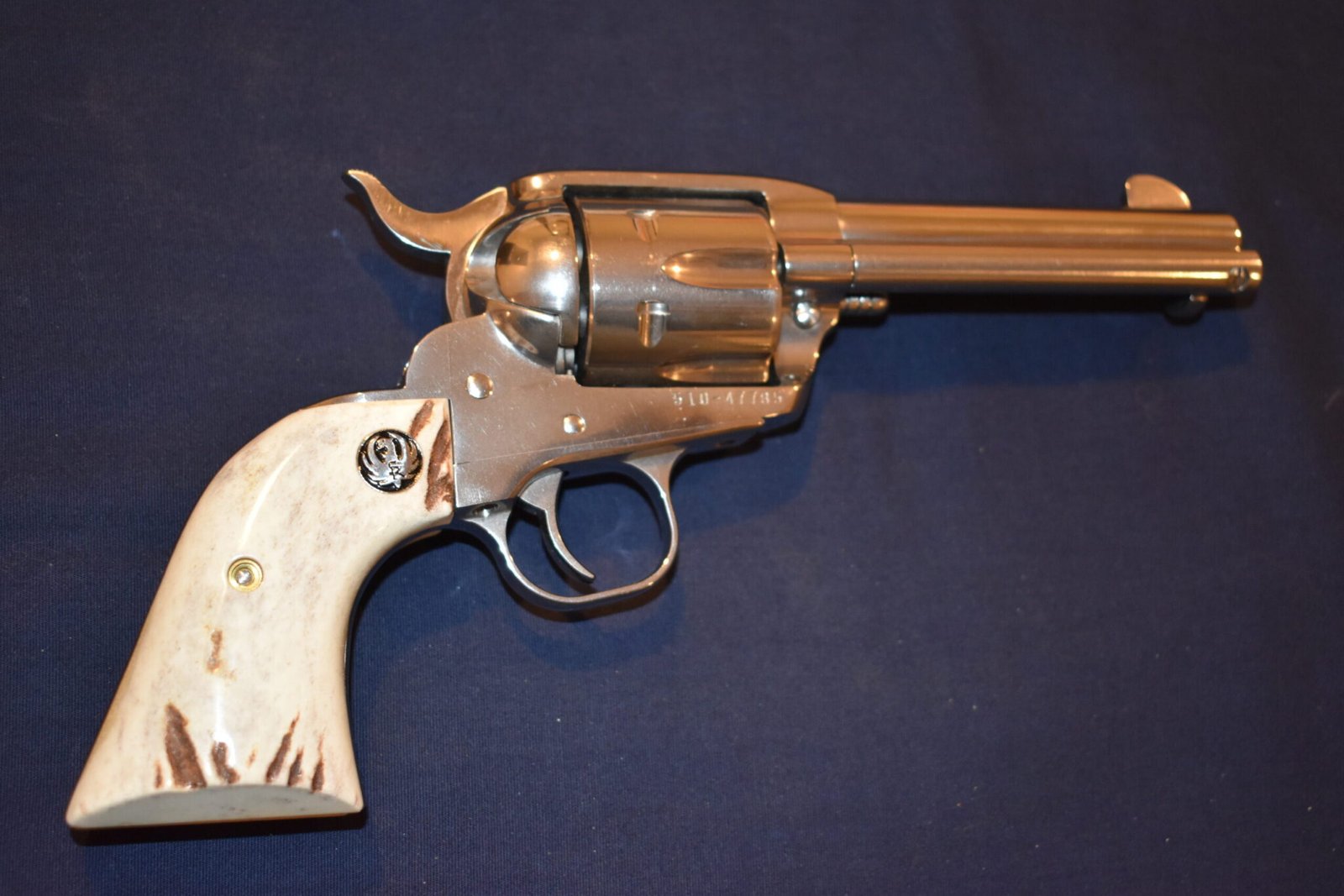 RUGER NEW VAQUERO SAMBAR STAG GRIPS RNVSS11 - Image 7