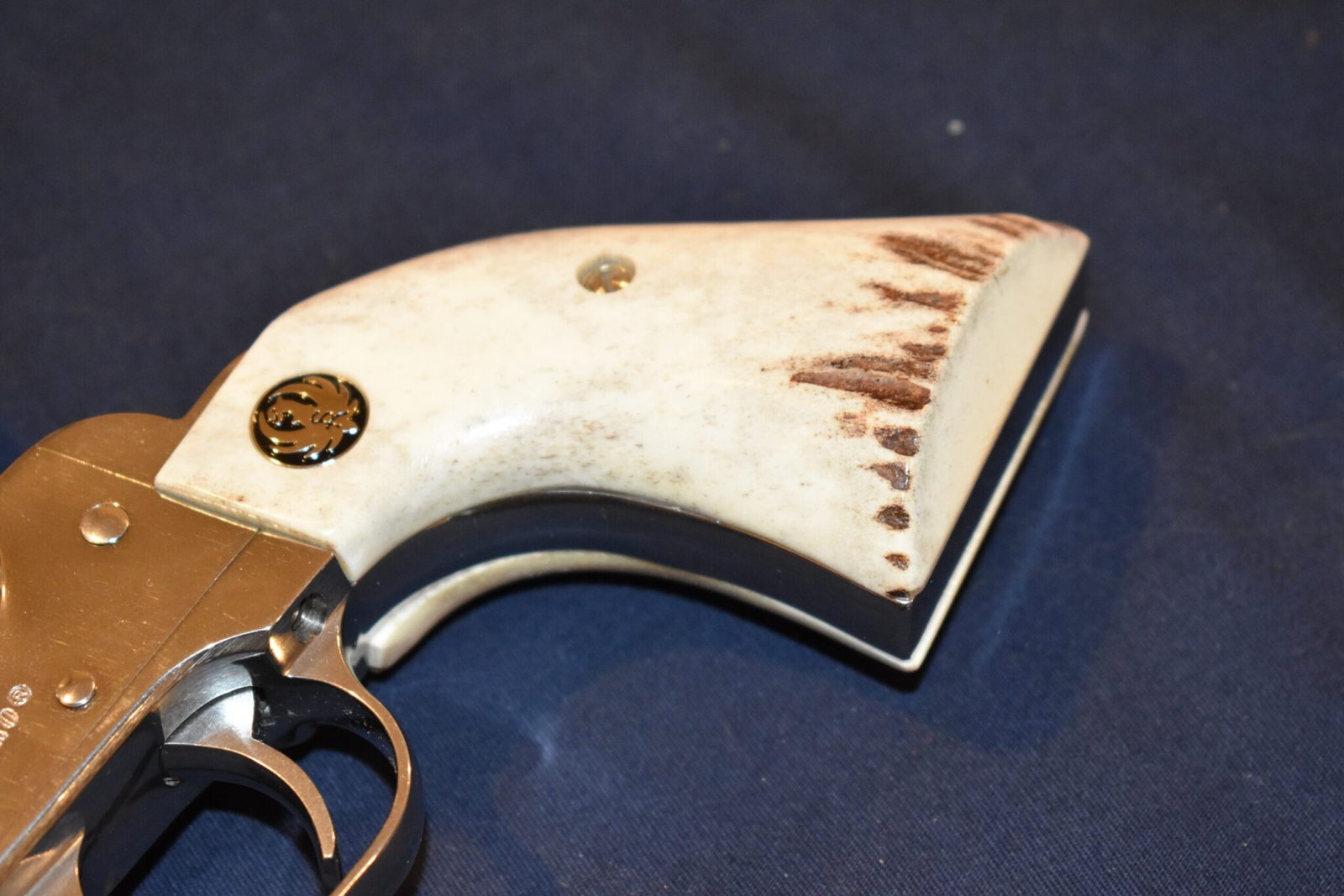 RUGER NEW VAQUERO SAMBAR STAG GRIPS RNVSS11 - Image 12