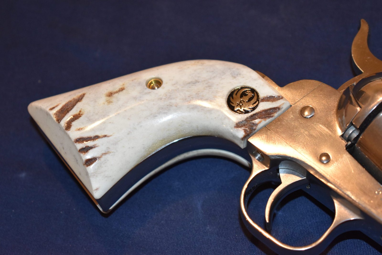 RUGER NEW VAQUERO SAMBAR STAG GRIPS RNVSS11 - Image 11