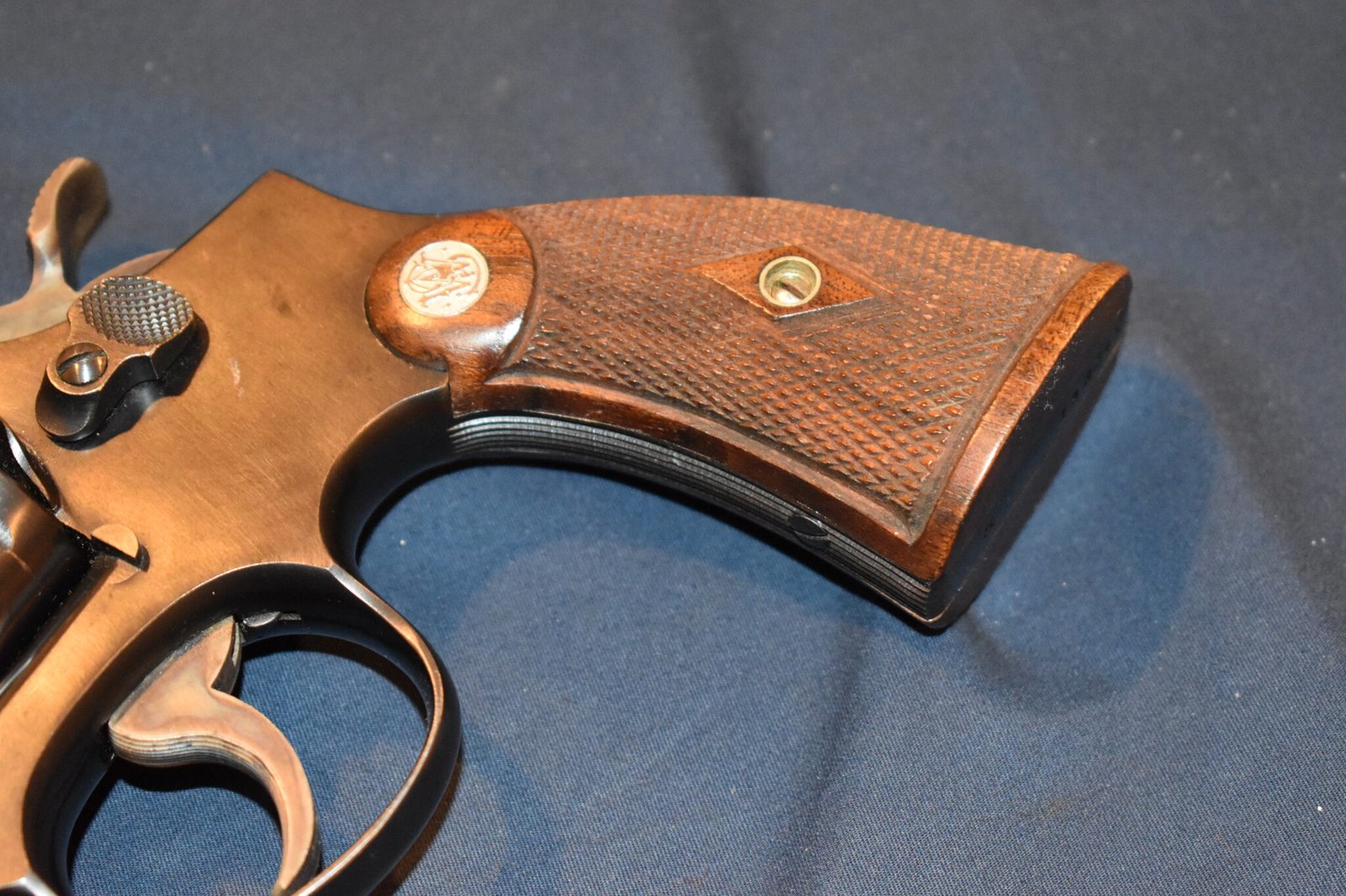 SMITH & WESSON K FRAME PRE-WAR SERVICE GRIPS WITH SMALL SILVER MEDALLIONS KPWS2 - Image 12