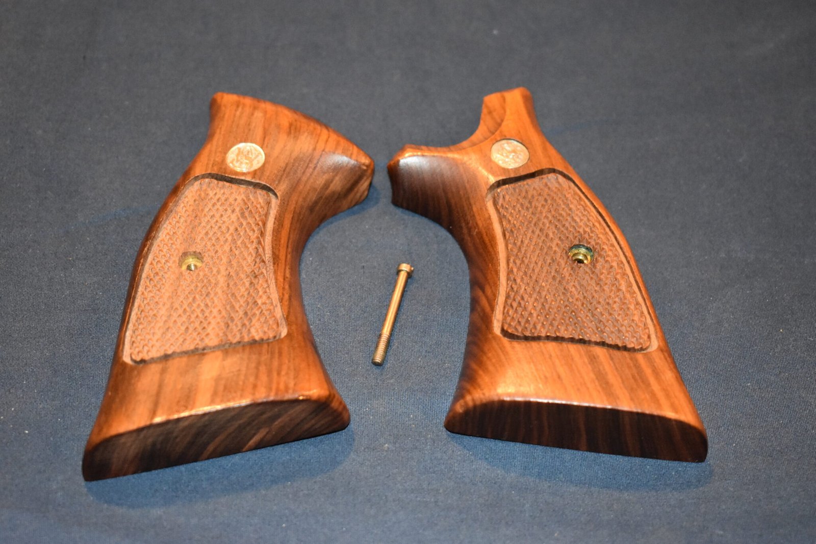 SMITH & WESSON FACTORY K FRAME TARGET GRIPS KCT21 - Image 2