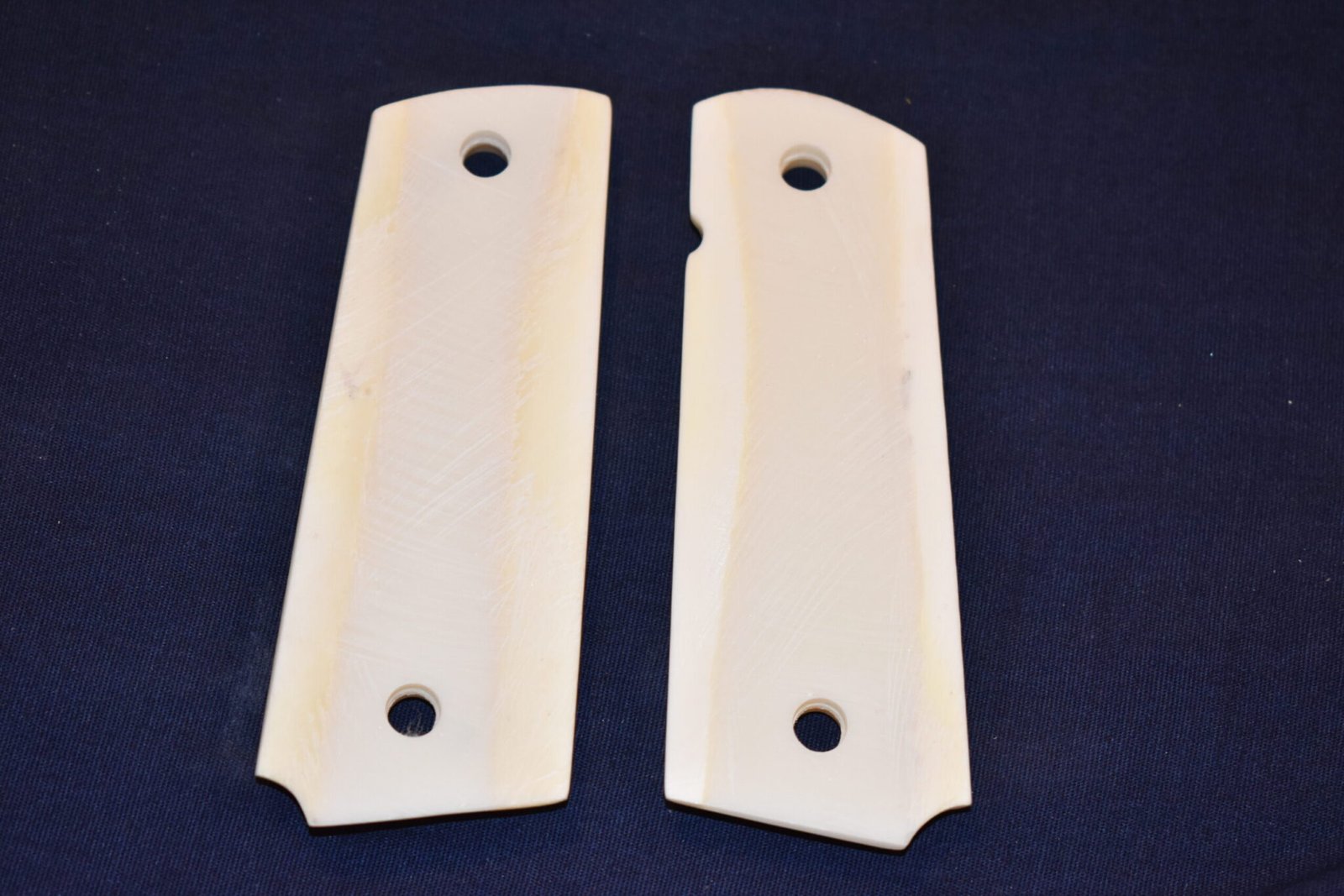 COLT 1911 CHECKERED BUFFALO BONE GRIPS 1911BB8 - Image 3