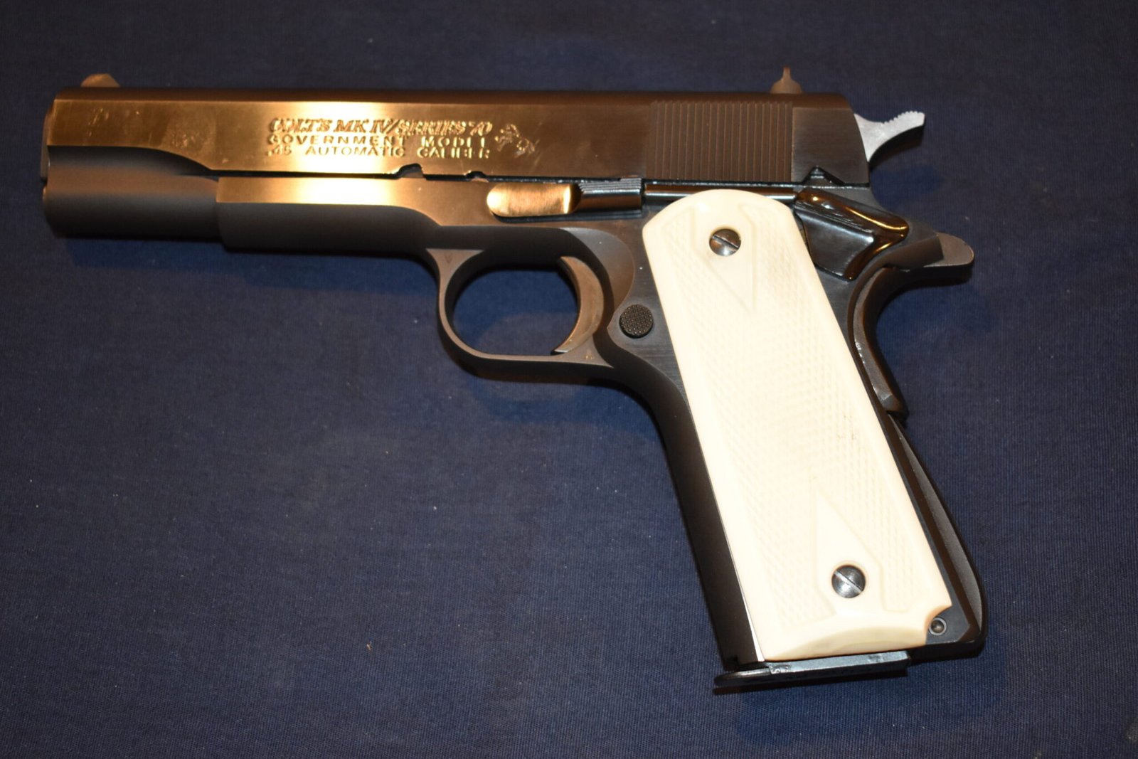 COLT 1911 CHECKERED BUFFALO BONE GRIPS 1911BB8 - Image 4