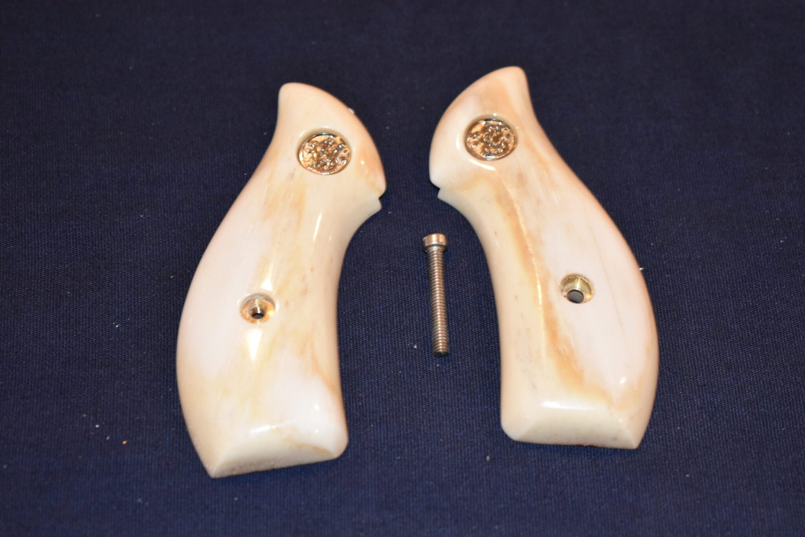 SMITH & WESSON J FRAME PREMIUM GRADE GIRAFFE BONE GRIPS JRTBGB10 - Image 2