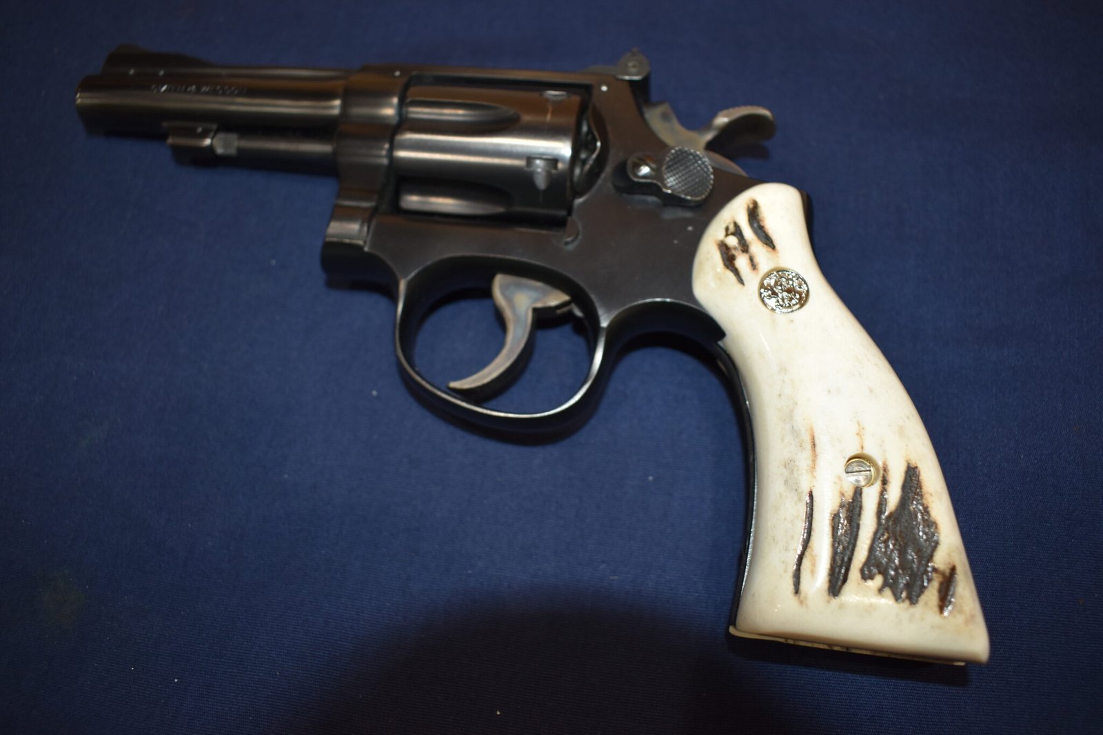 SMITH & WESSON K FRAME SQUARE BUTT VINTAGE SAMBAR STAG GRIPS KSQSS19 - Image 4