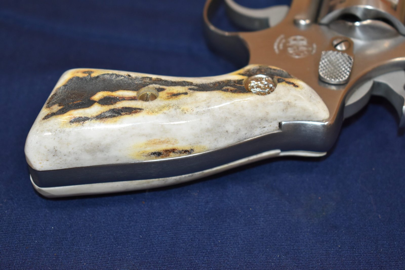SMITH & WESSON J FRAME ROUND BUTT STAG GRIPS JSQS10 - Image 5