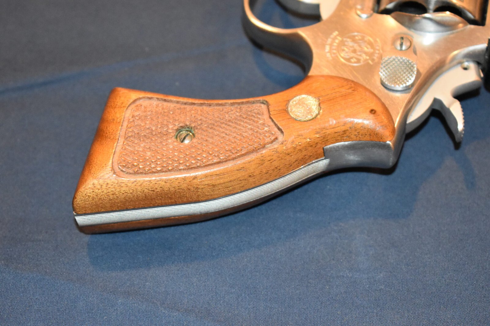 SMITH & WESSON K FRAME SQUARE BUTT FACTORY MAGNA GRIPS KSQPCM6 - Image 5