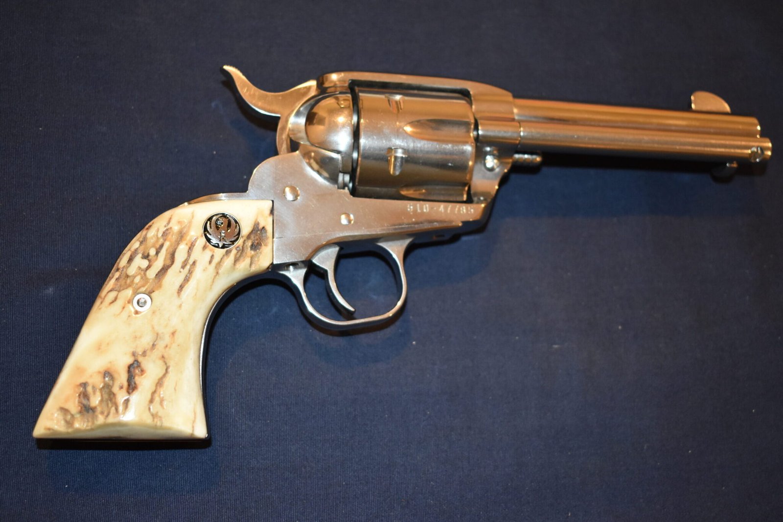 RUGER NEW VAQUERO SAMBAR STAG GRIPS RNVSS12 - Image 7