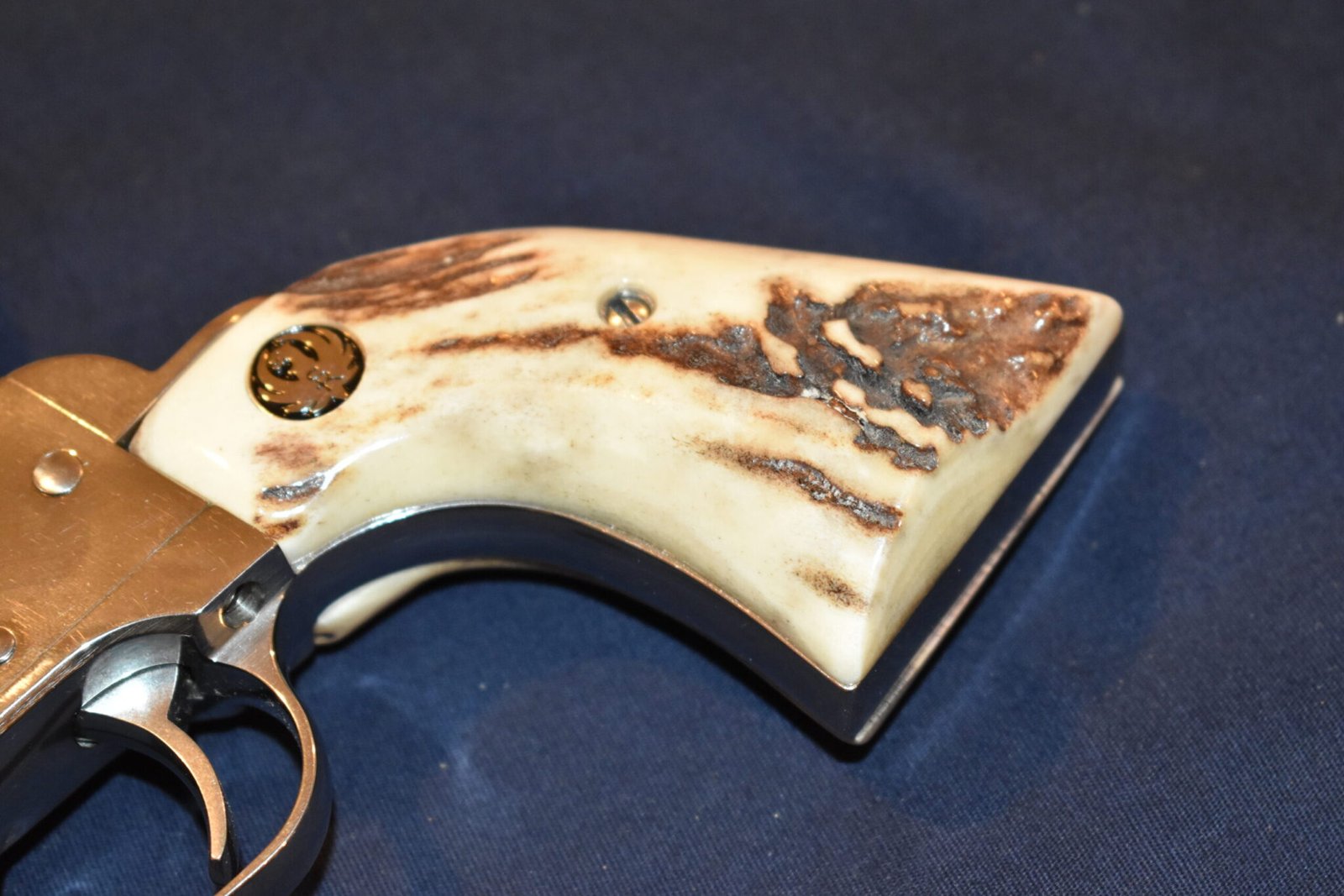 RUGER NEW VAQUERO SAMBAR STAG GRIPS RNVSS12 - Image 12