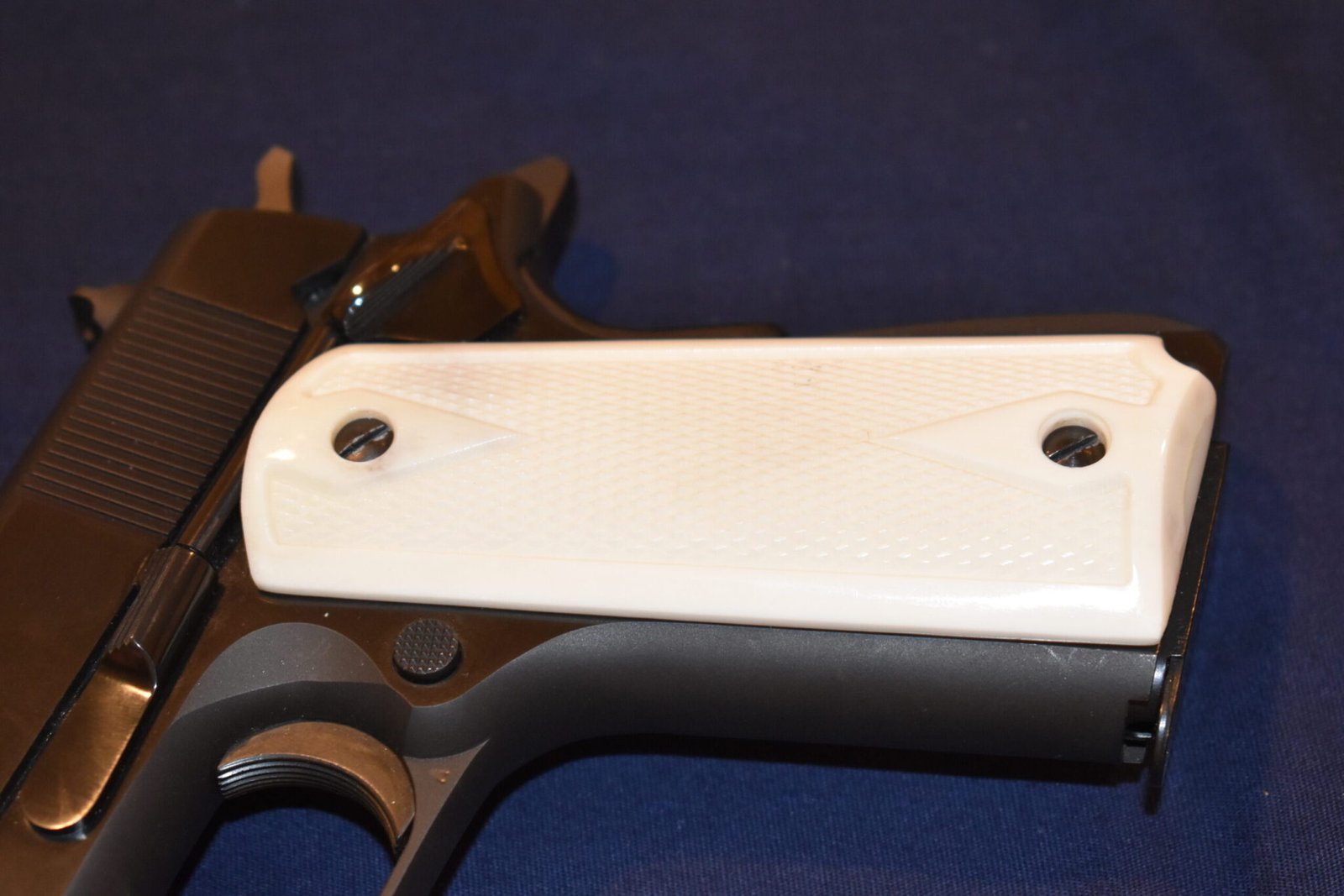 COLT 1911 CHECKERED BUFFALO BONE GRIPS 1911BB8 - Image 12