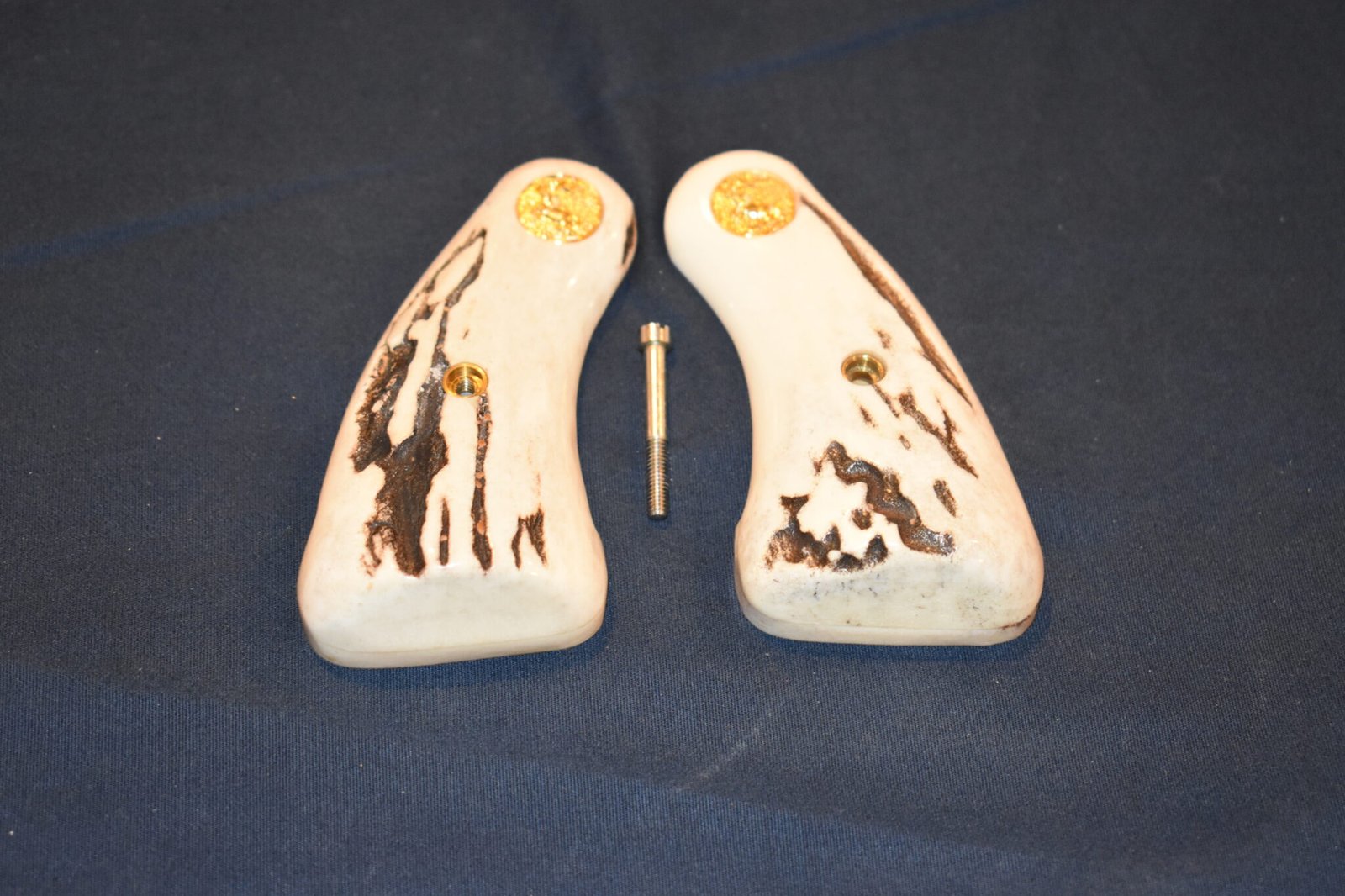 COLT DETECTIVE / DIAMONDBACK SAMBAR STAG GRIPS CDSS6 - Image 2