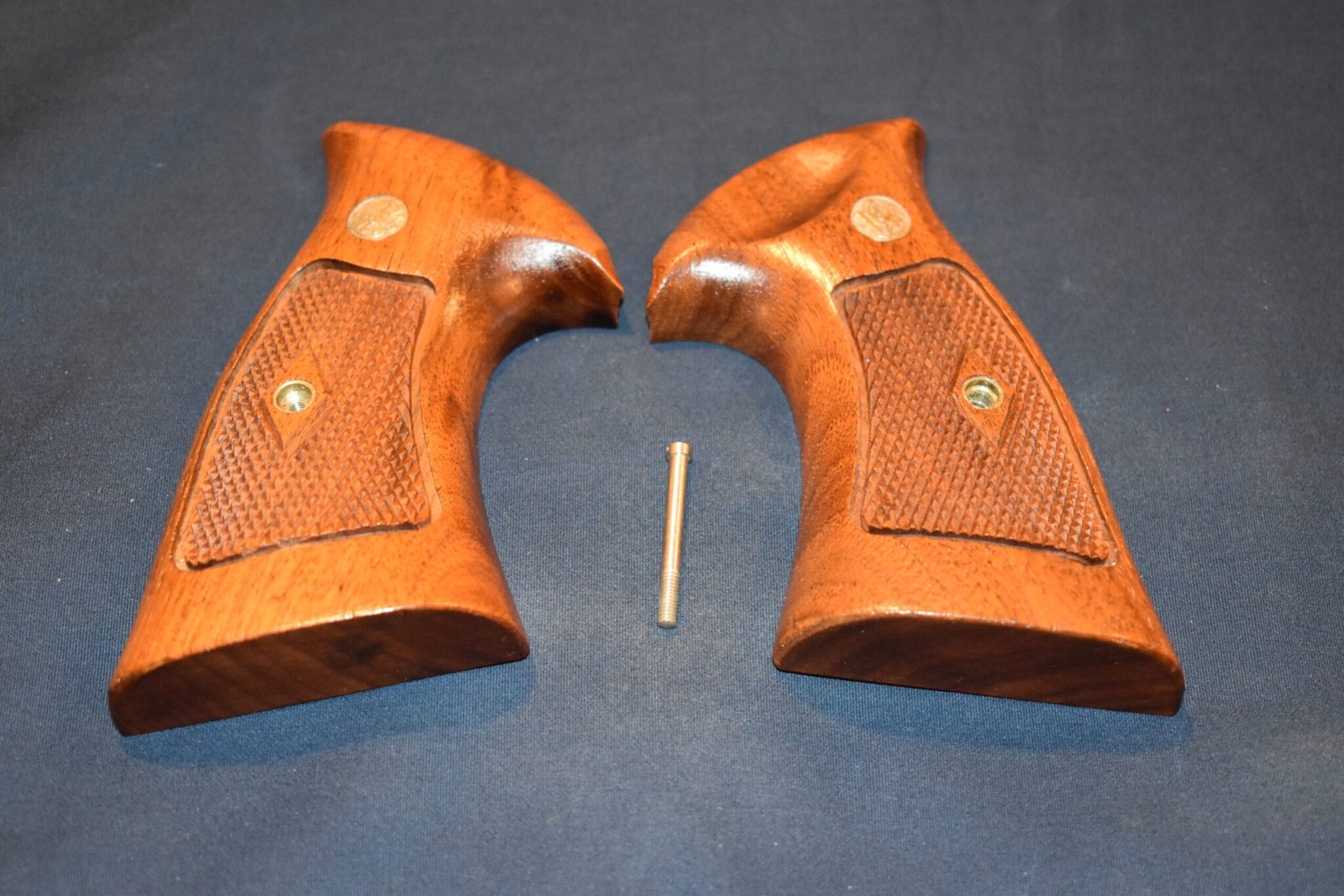 SMITH & WESSON N FRAME DIAMOND TARGET GRIPS NDT4 - Image 2