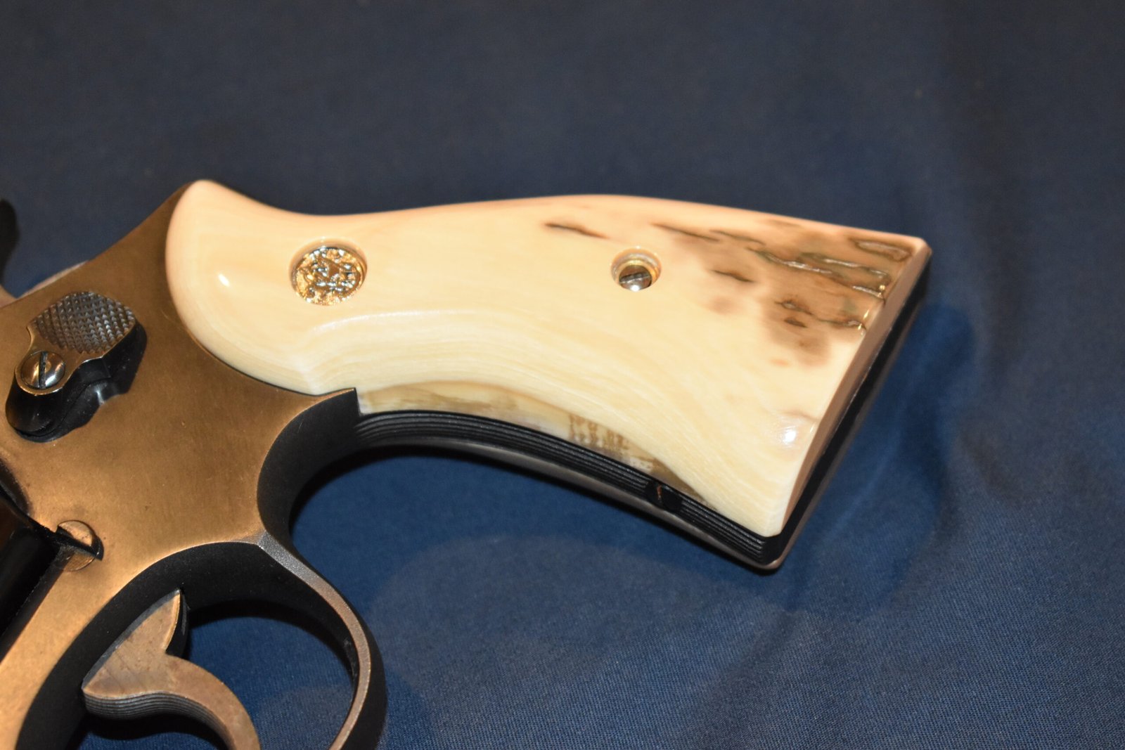 SMITH & WESSON N FRAME MAMMOTH IVORY GRIPS NMI2 - Image 12