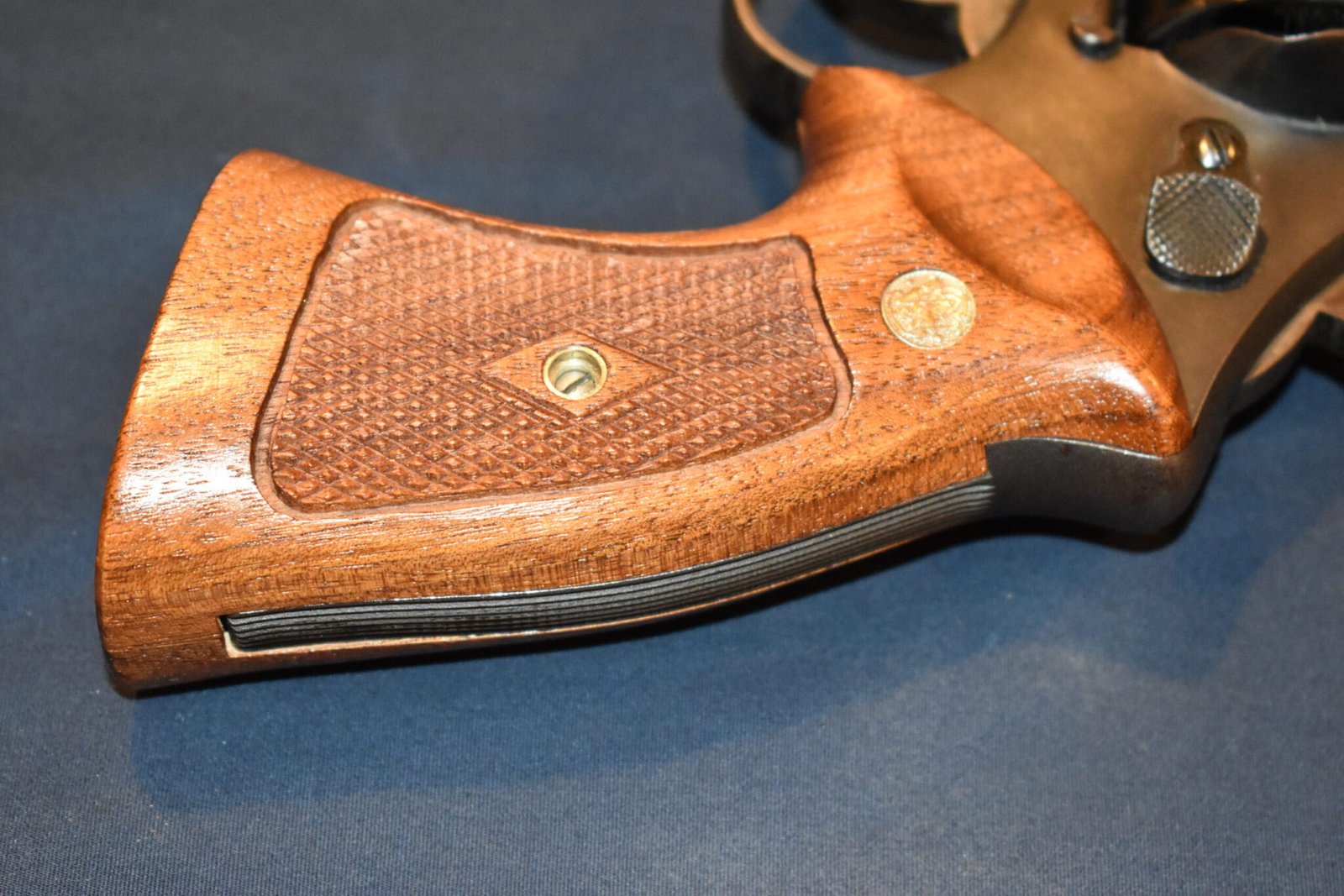 SMITH & WESSON N FRAME DIAMOND TARGET GRIPS NDT4 - Image 5