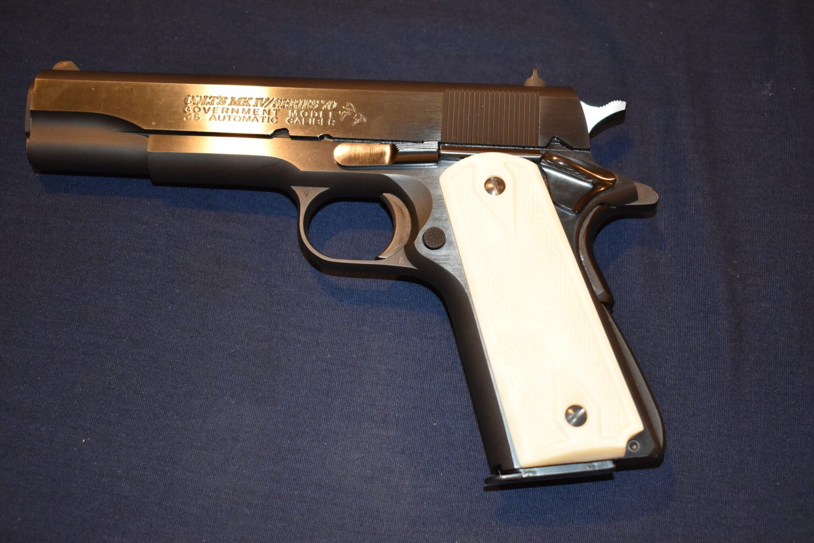 COLT 1911 CHECKERED BUFFALO BONE GRIPS 1911BB9 - Image 4