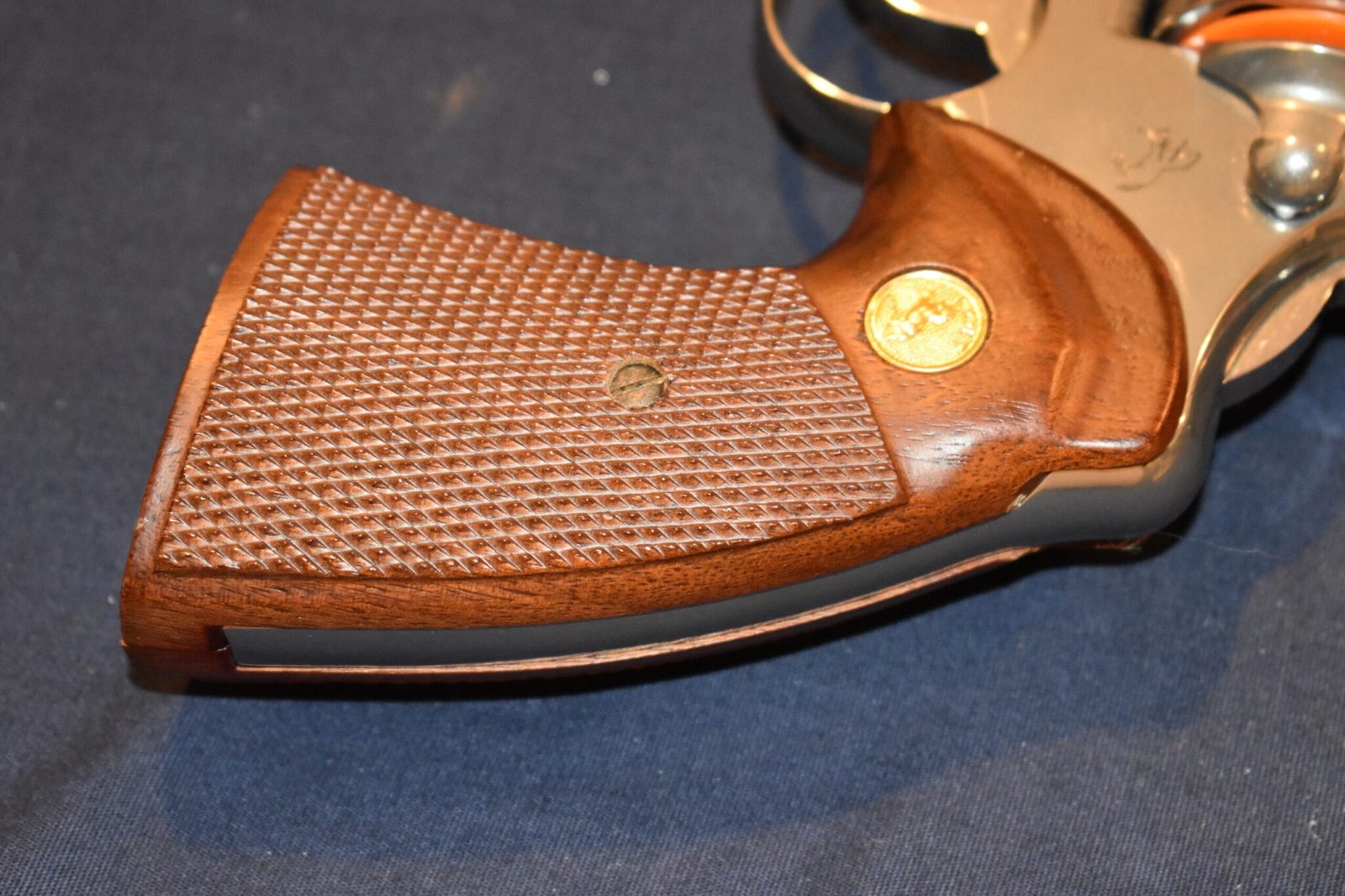 COLT FACTORY I FRAME TARGET GRIPS FOR A COLT PYTHON CPT2 - Image 5