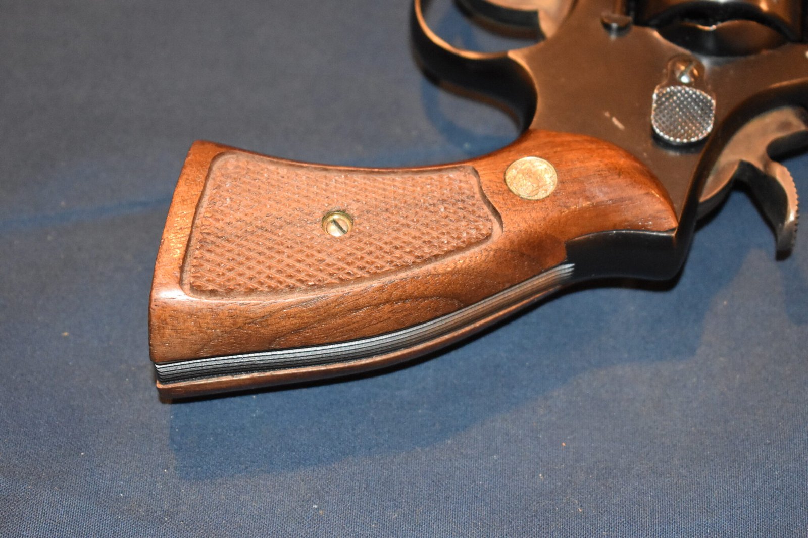 SMITH & WESSON K FRAME SQUARE BUTT MAGNA GRIPS KSQM13 - Image 5