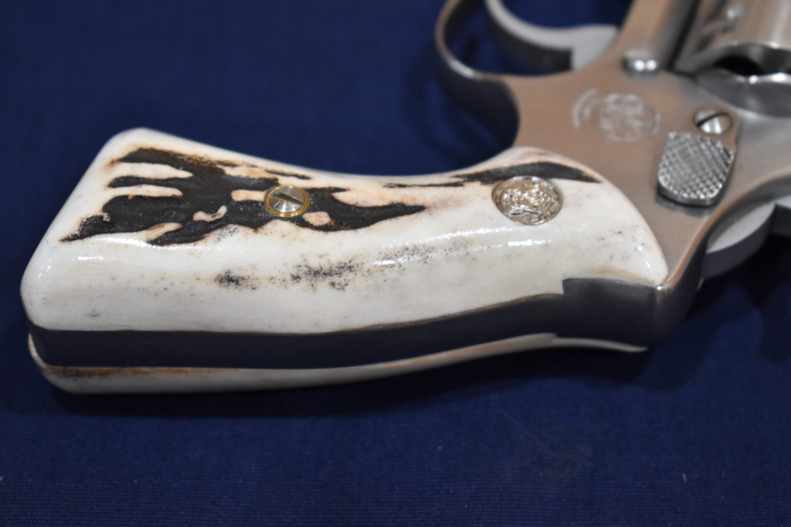 SMITH & WESSON J FRAME SQUARE BUTT STAG GRIPS JSQS11 - Image 5