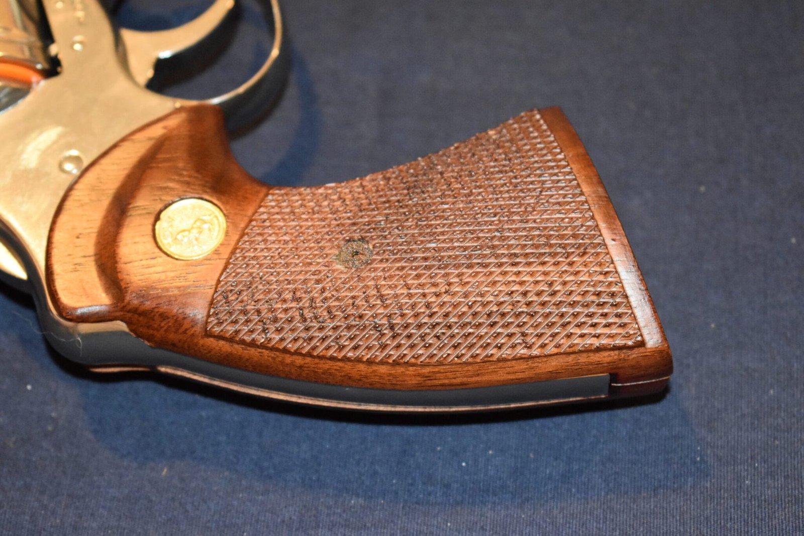 COLT FACTORY I FRAME TARGET GRIPS FOR A COLT PYTHON CPT2 - Image 6