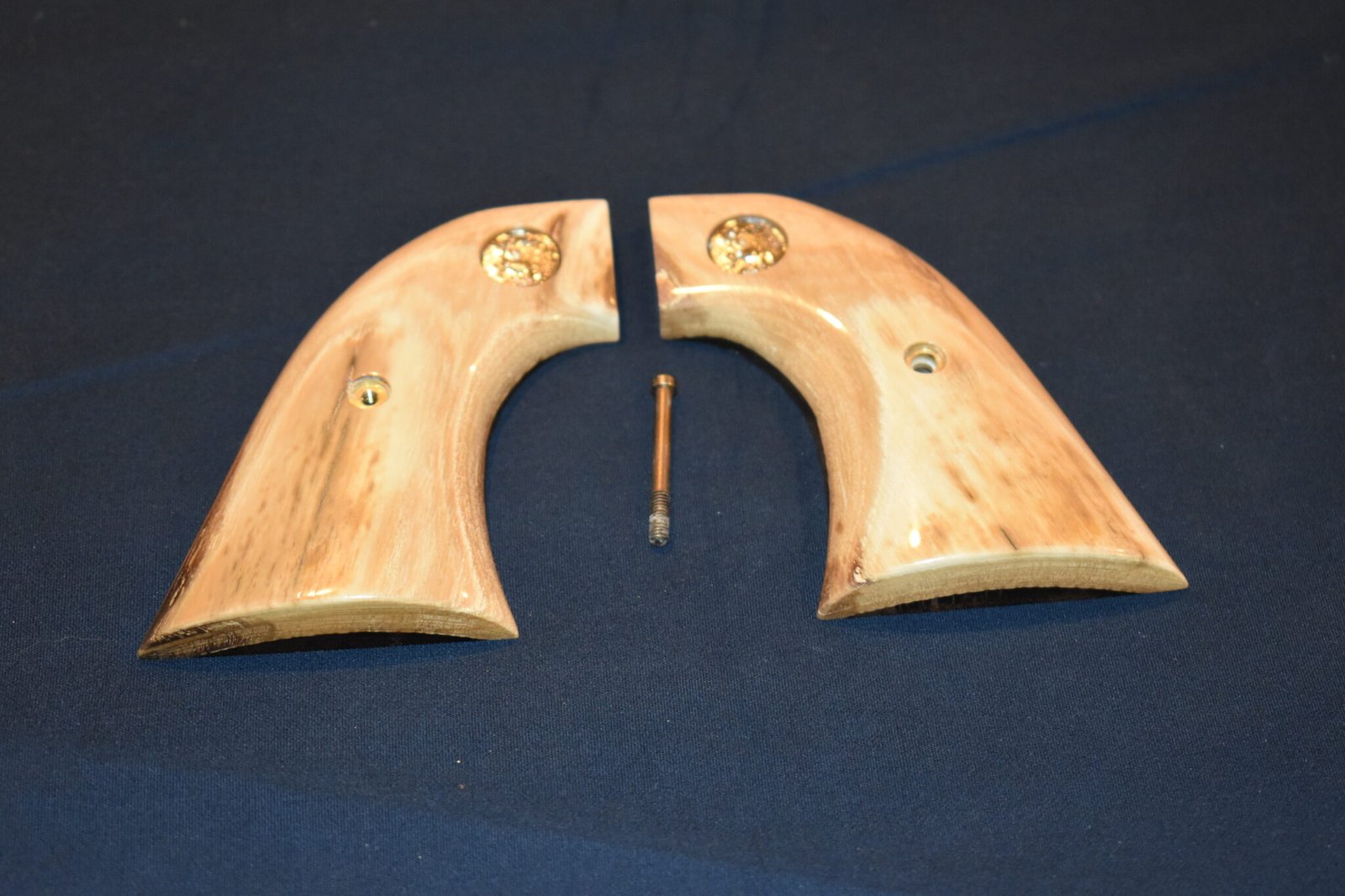 COLT SINGLE ACTION ARMY (S.A.A.) MAMMOTH IVORY GRIPS SAAMI6 - Image 2
