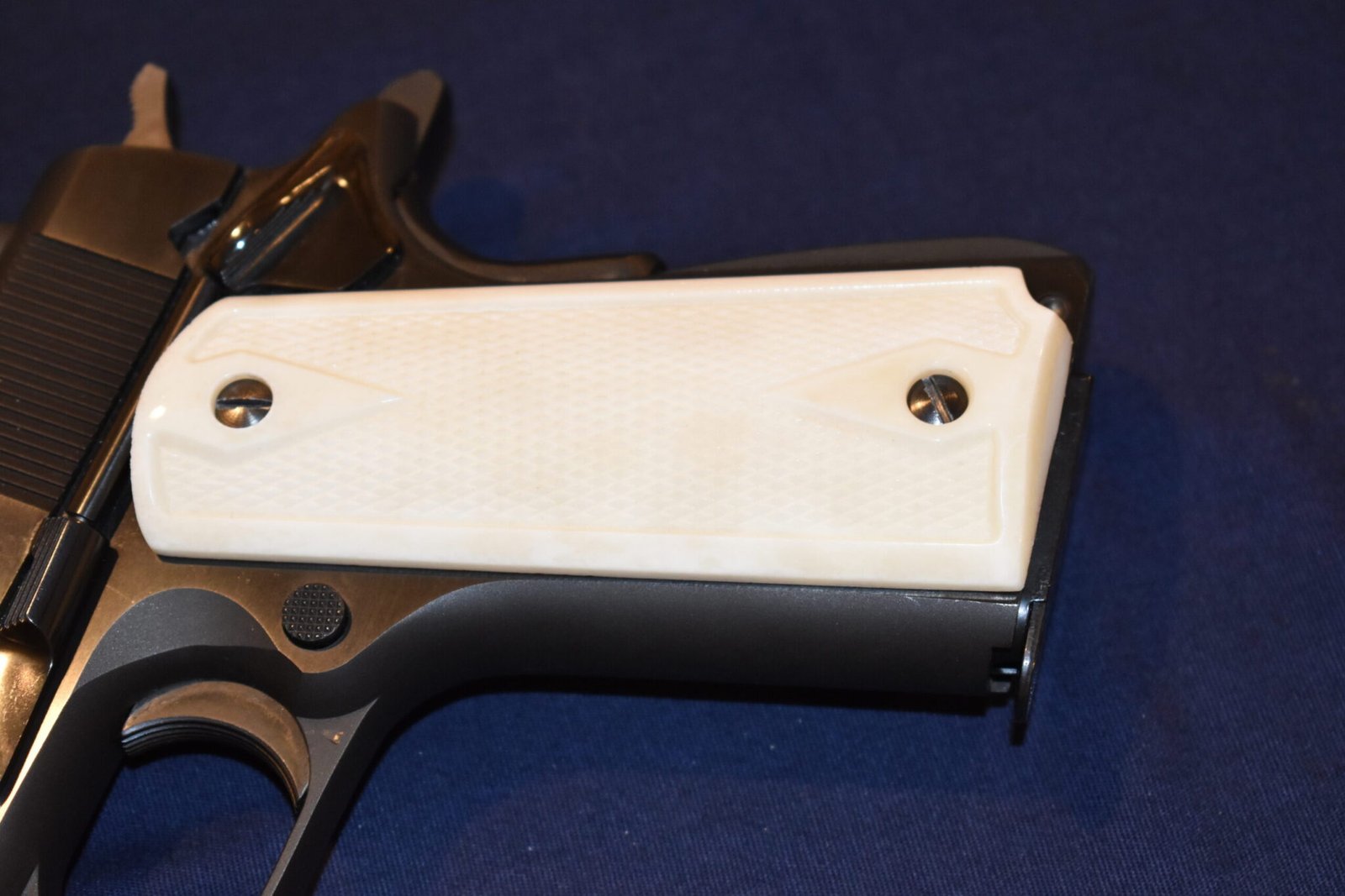 COLT 1911 CHECKERED BUFFALO BONE GRIPS 1911BB9 - Image 12