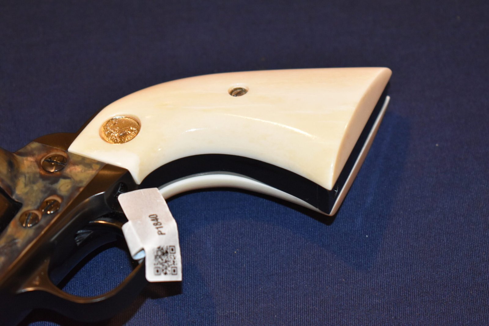 COLT SINGLE ACTION ARMY (S.A.A.) PREMIUM GRADE GIRAFFE BONE GRIPS SAAGB4 - Image 12