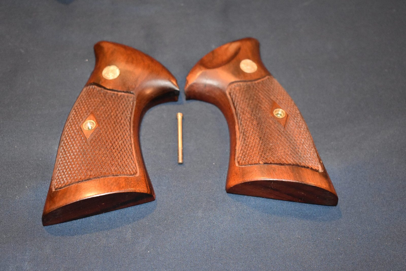 SMITH & WESSON N FRAME "COKE BOTTLE" GRIPS SWNCB5 - Image 2