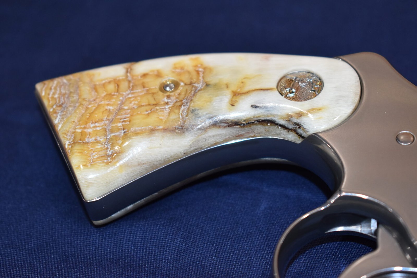 COLT PYTHON PREMIUM GRADE RAM'S HORN GRIPS CPRH9 - Image 11