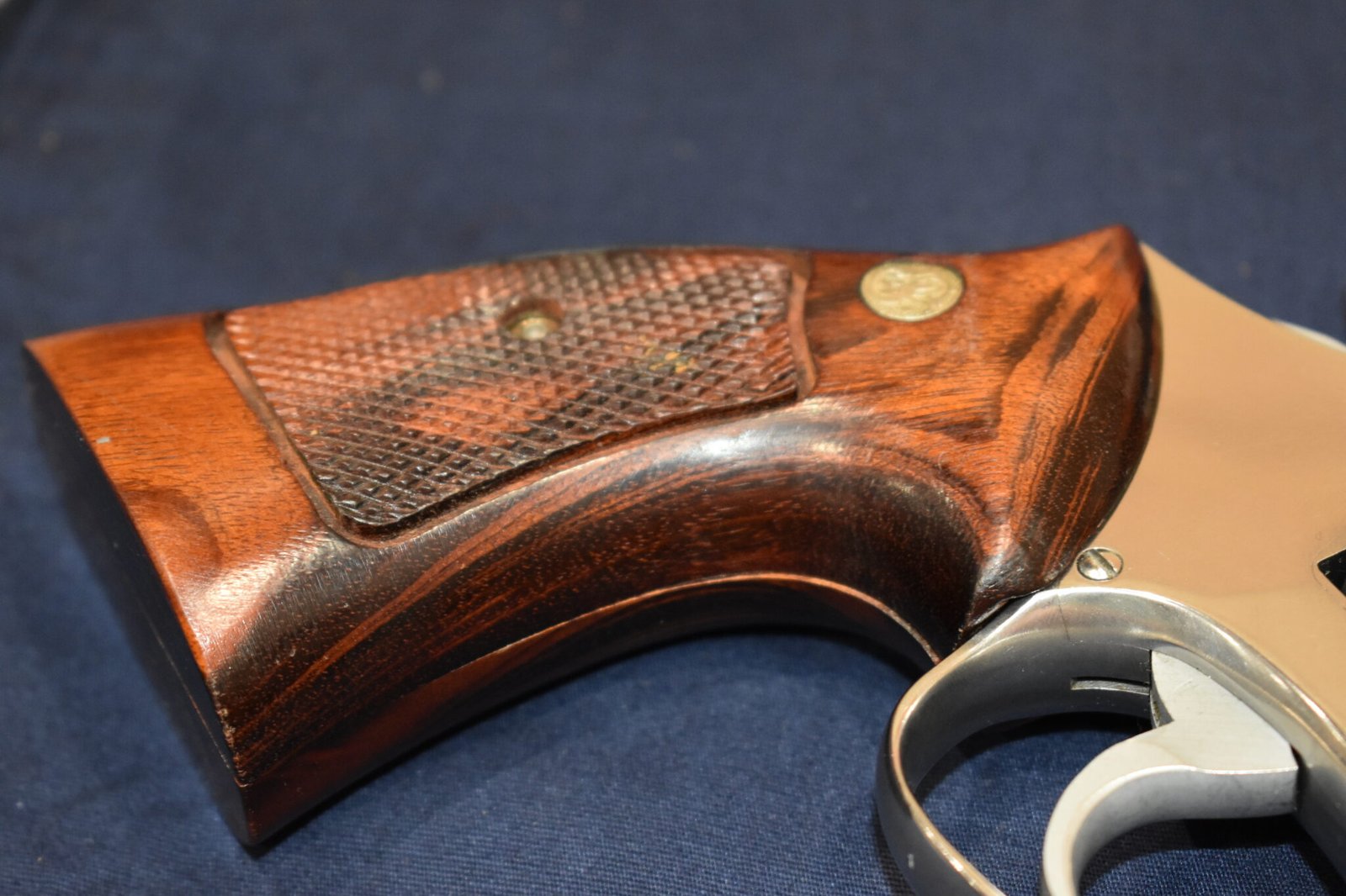 SMITH & WESSON FACTORY K FRAME TARGET GRIPS KT10 - Image 12