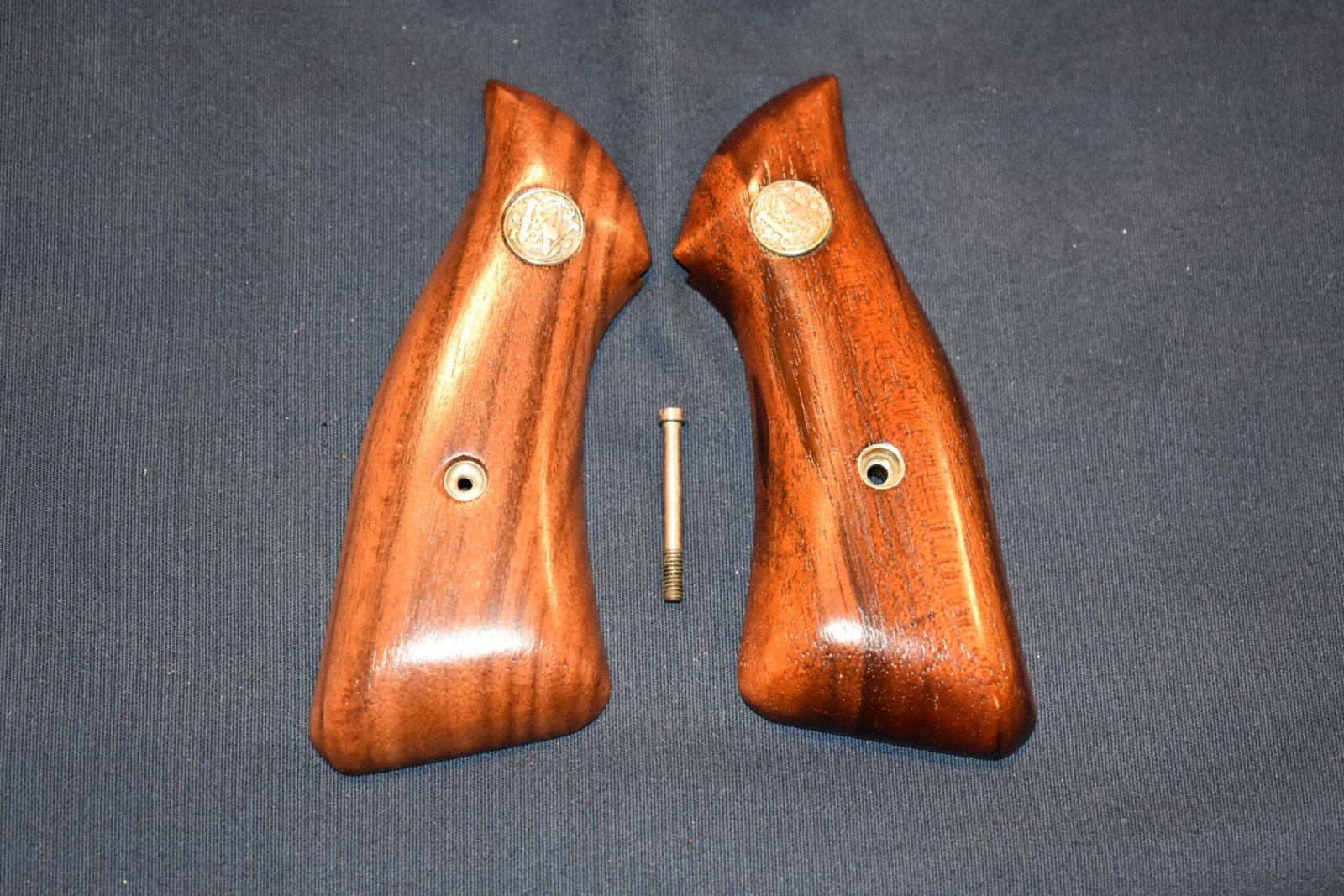 SMITH & WESSON J FRAME ROSEWOOD PRESENTATION GRIPS JSQPM1