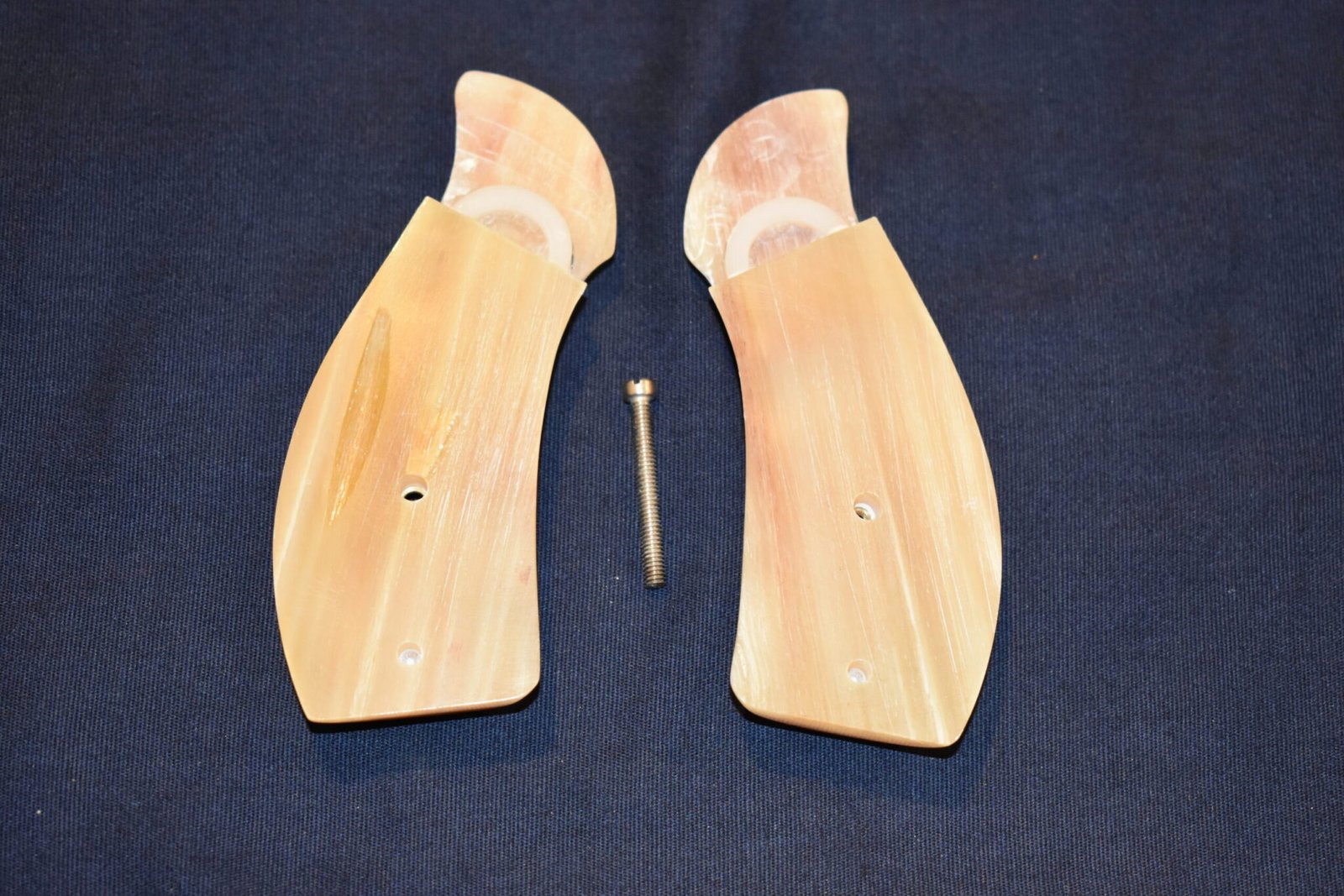 SMITH & WESSON K FRAME ROUND BUTT RAMS HORN GRIPS KRBRH4 - Image 3