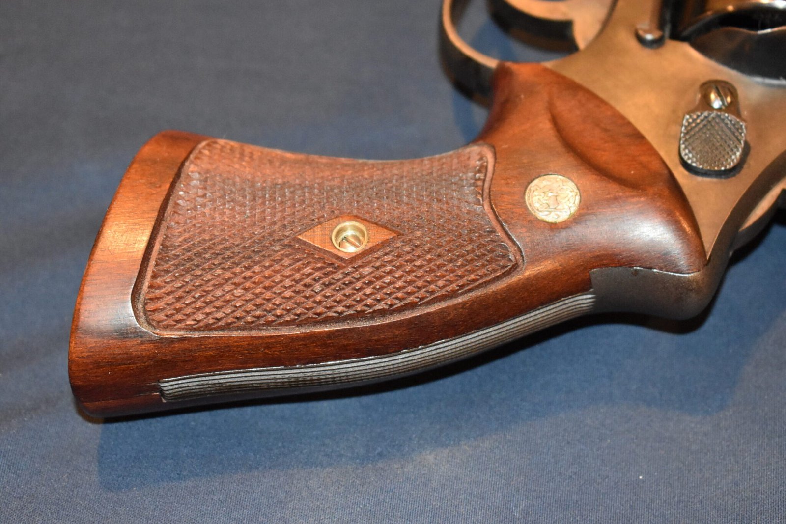 SMITH & WESSON N FRAME "COKE BOTTLE" GRIPS SWNCB5 - Image 5
