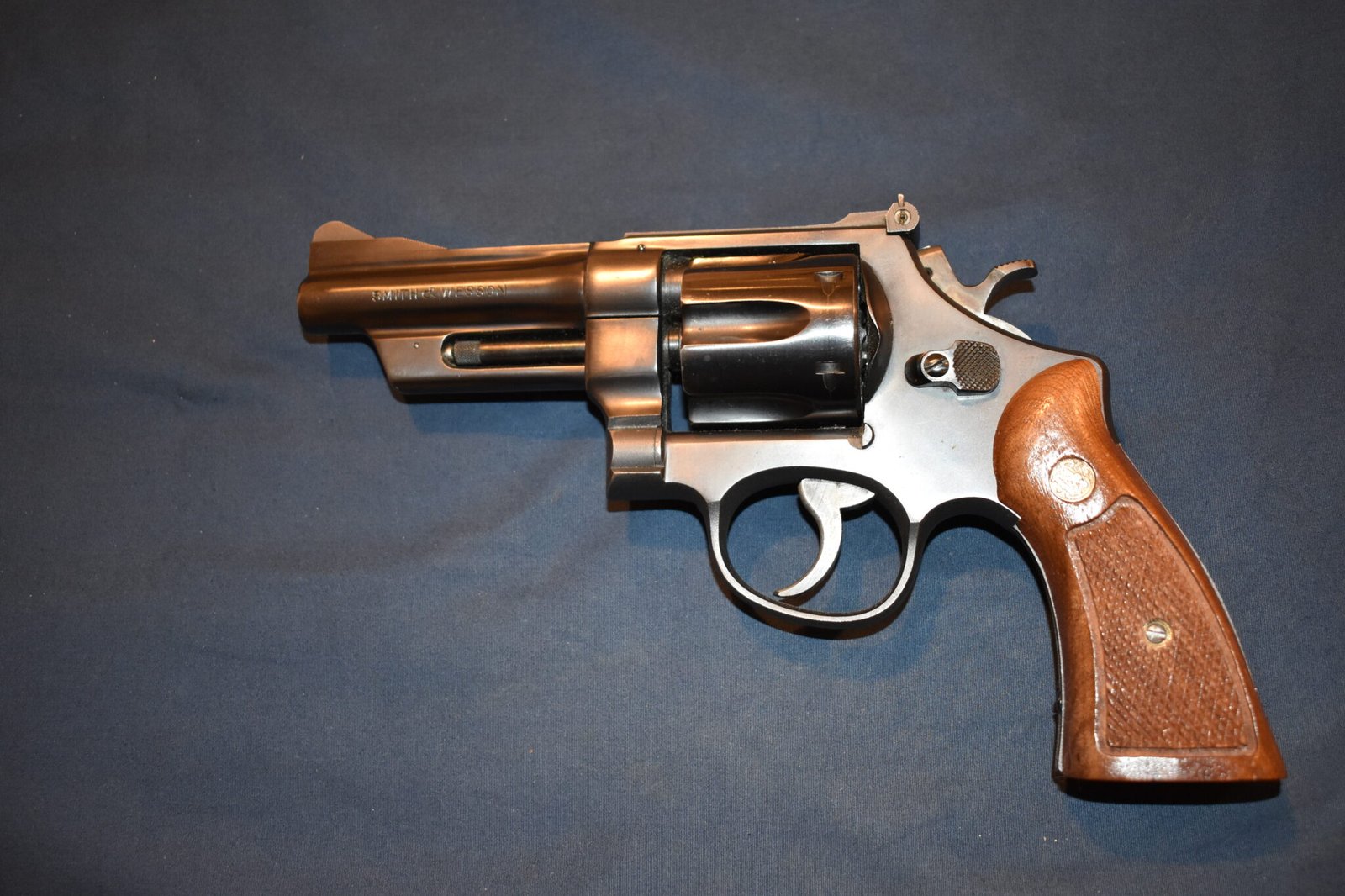 SMITH & WESSON N FRAME MAGNA GRIPS SWNM8 - Image 4